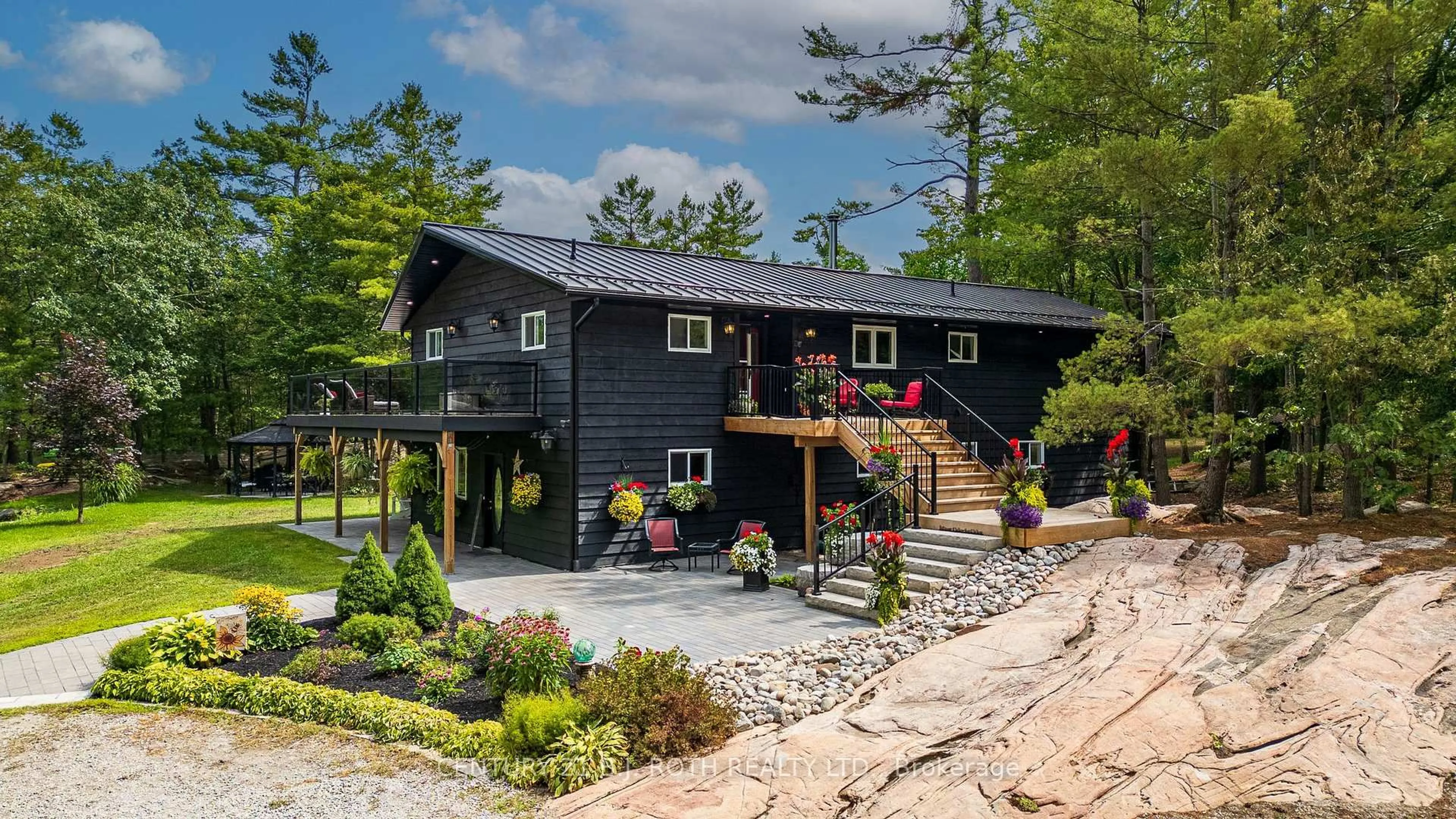 Patio, unknown for 3193 Muskoka St, Severn Ontario L0K 2B0