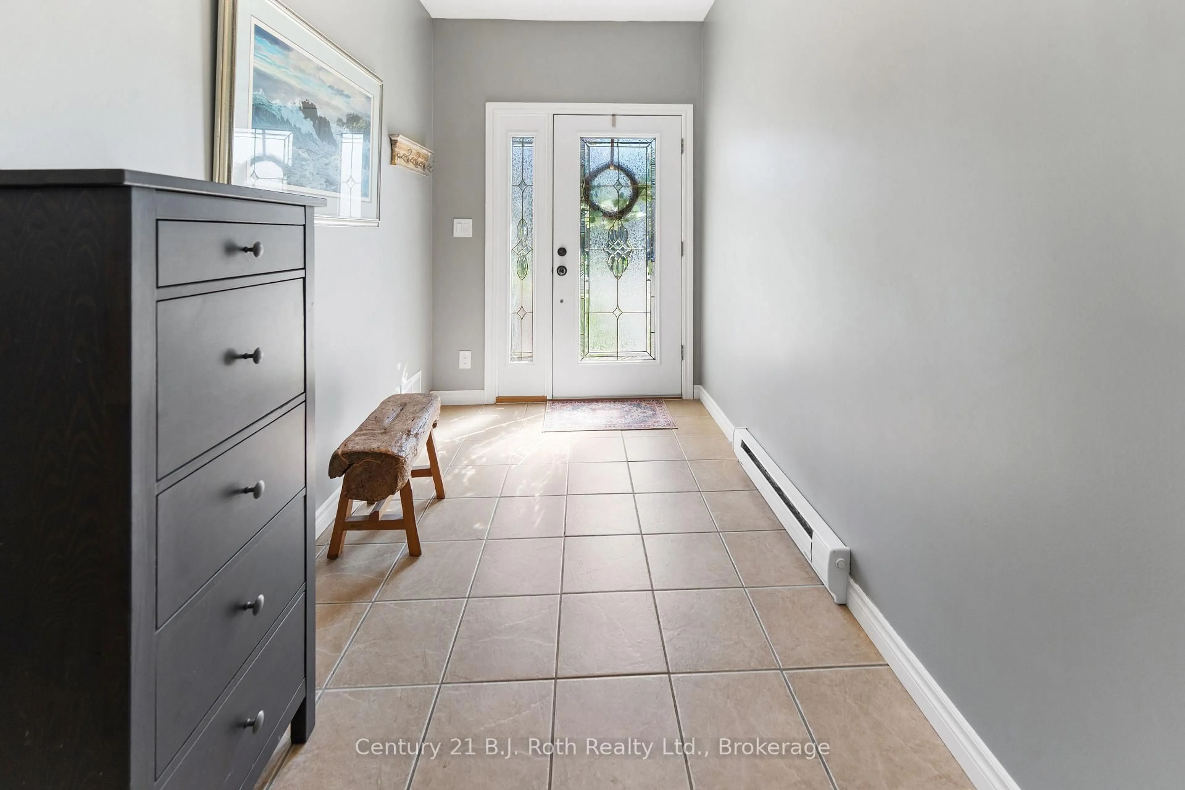 Indoor entryway for 60 Donlands Crt, Severn Ontario L0K 1E0