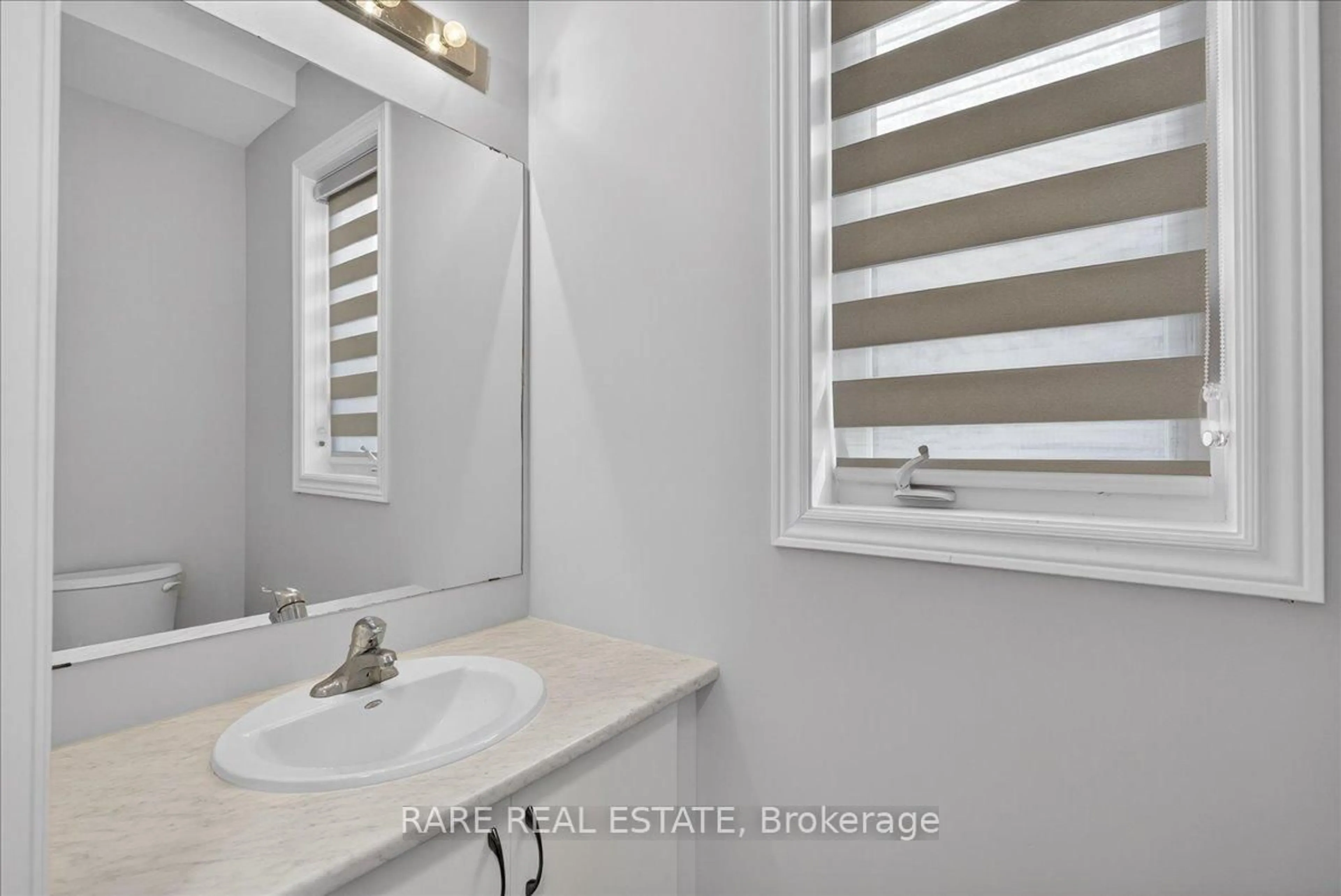 Standard bathroom, unknown for 38 Rochester Dr, Barrie Ontario L9J 0W1