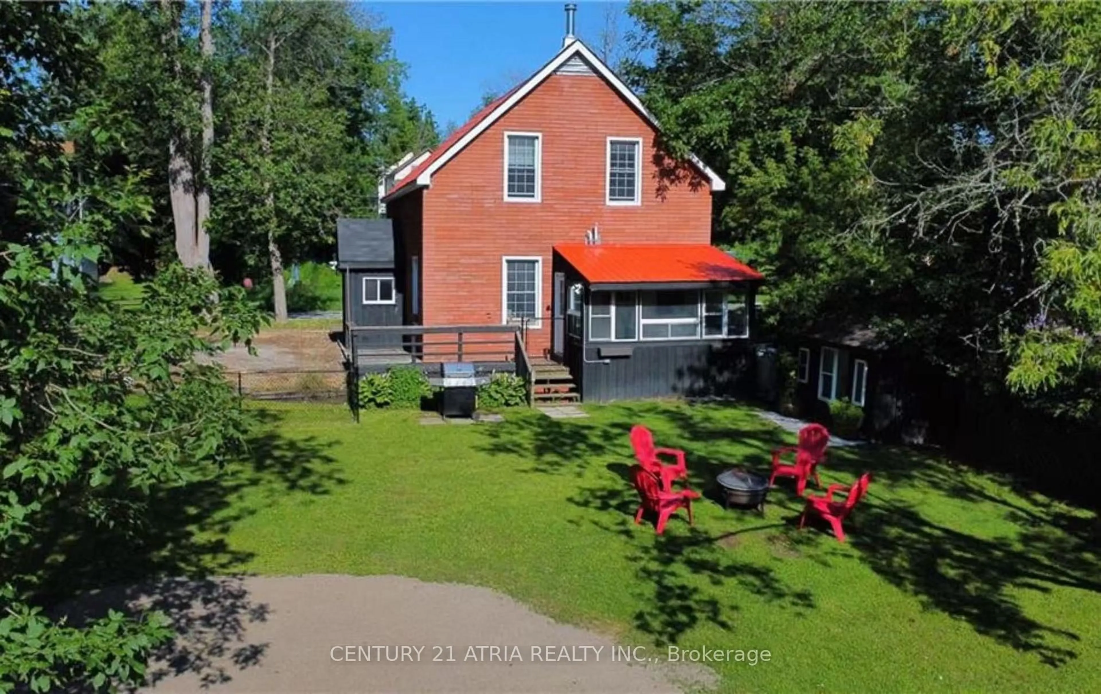 A pic from outside/outdoor area/front of a property/back of a property/a pic from drone, street for 4359 Hepinstall Landing, Severn Ontario L0K 2B0