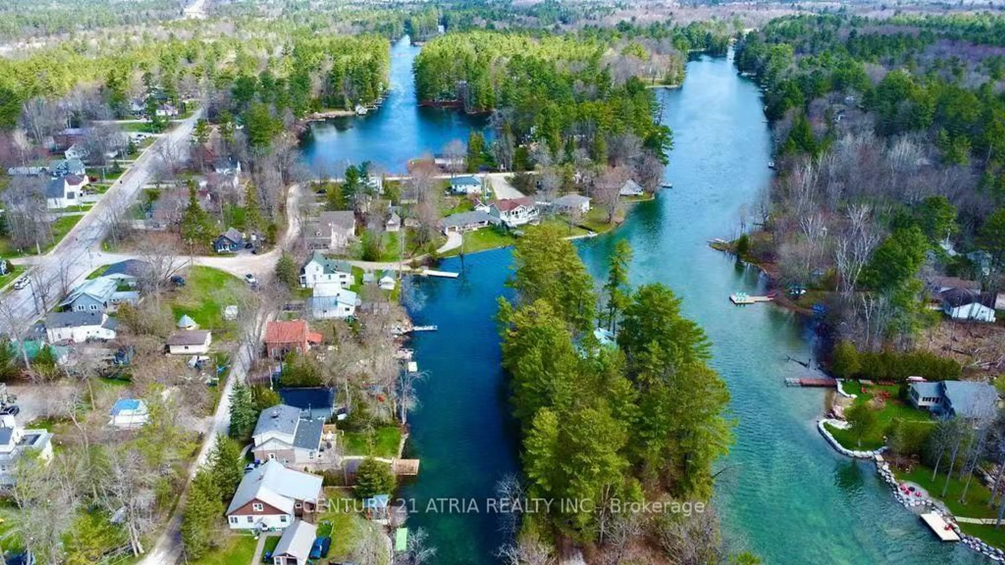 A pic from outside/outdoor area/front of a property/back of a property/a pic from drone, water/lake/river/ocean view for 4359 Hepinstall Landing, Severn Ontario L0K 2B0