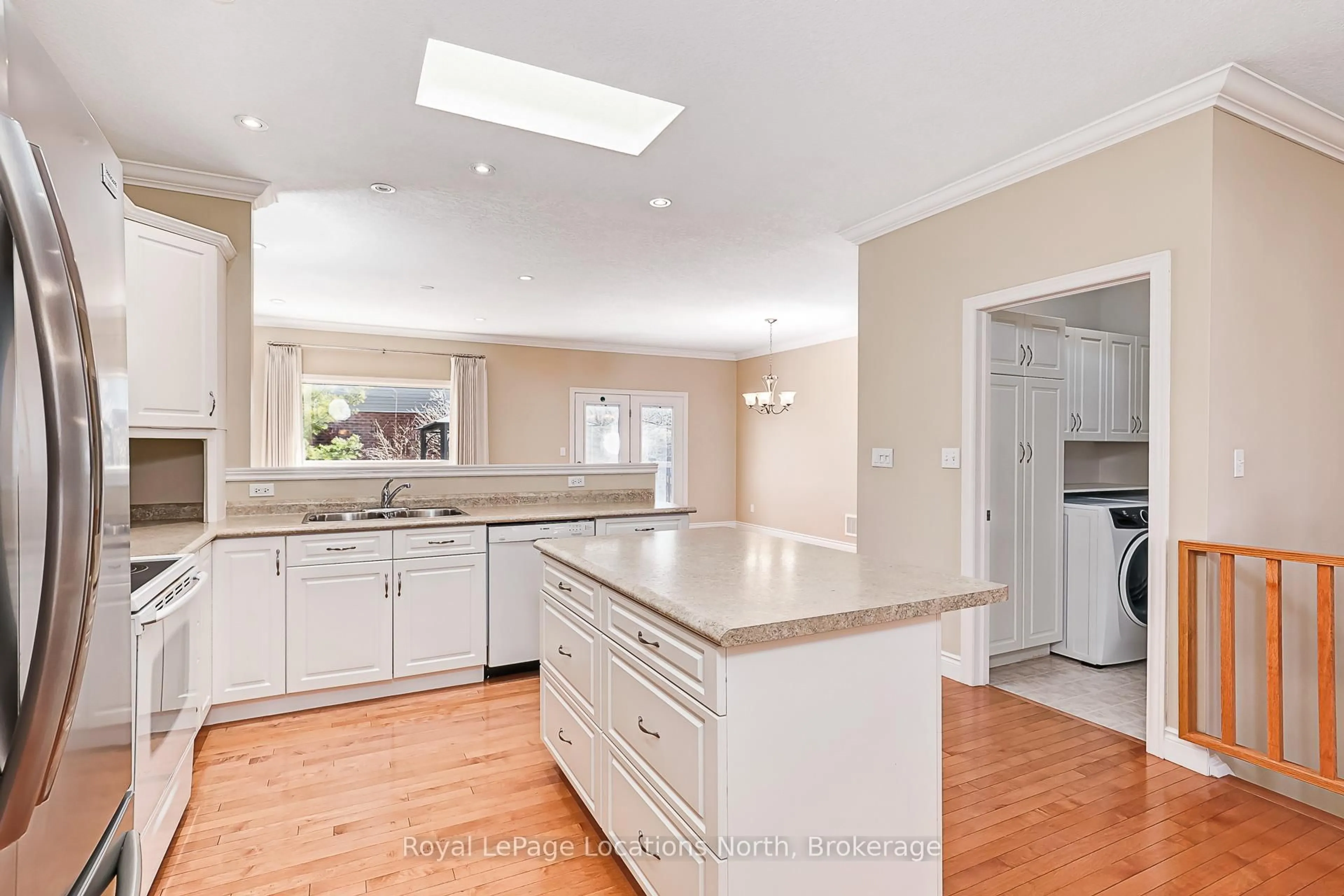 Open concept kitchen, unknown for 31 Alyssa Dr, Collingwood Ontario L9Y 5K9
