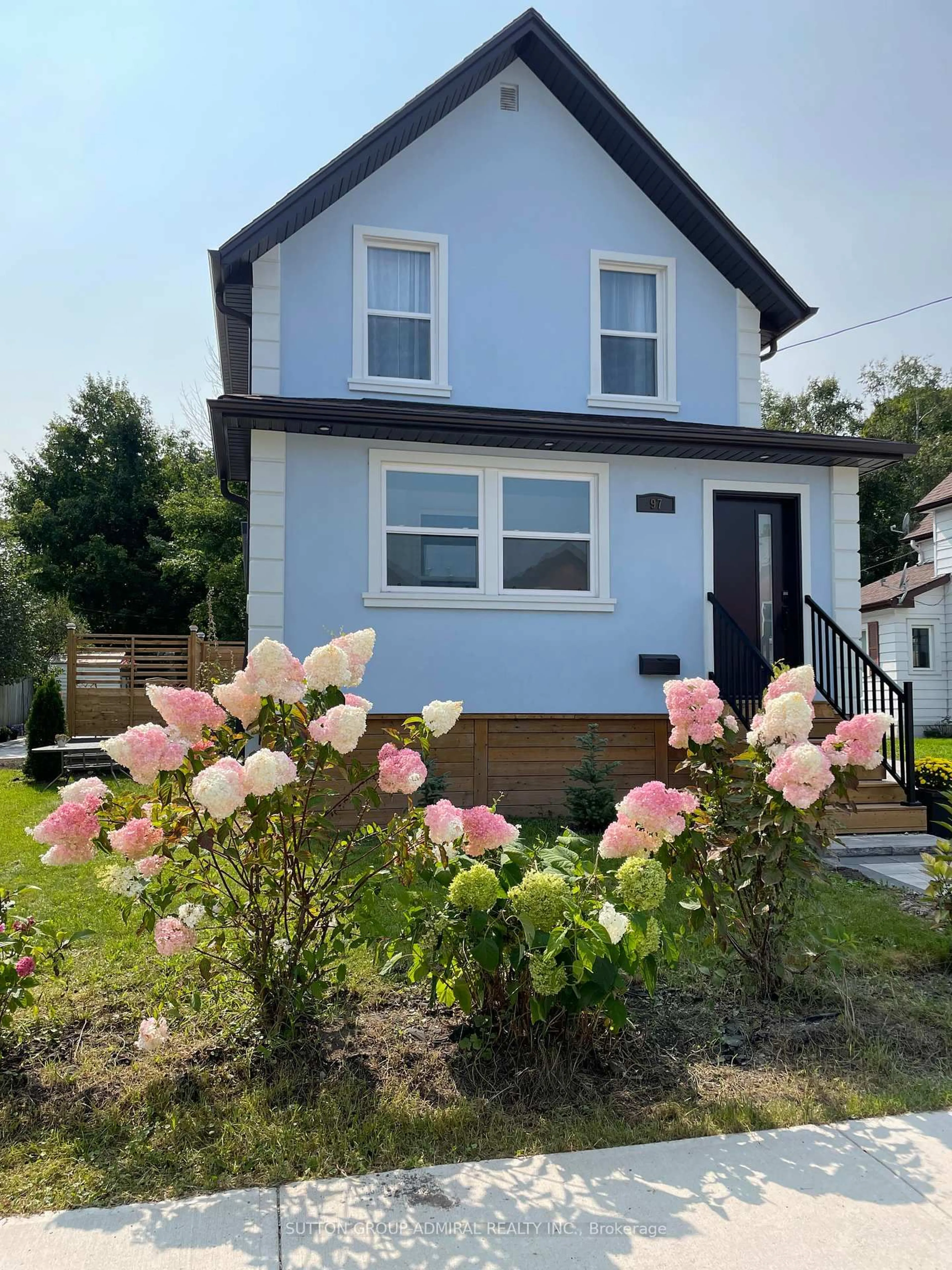 Home with vinyl exterior material, street for 97 Laclie St, Orillia Ontario L3V 4W9