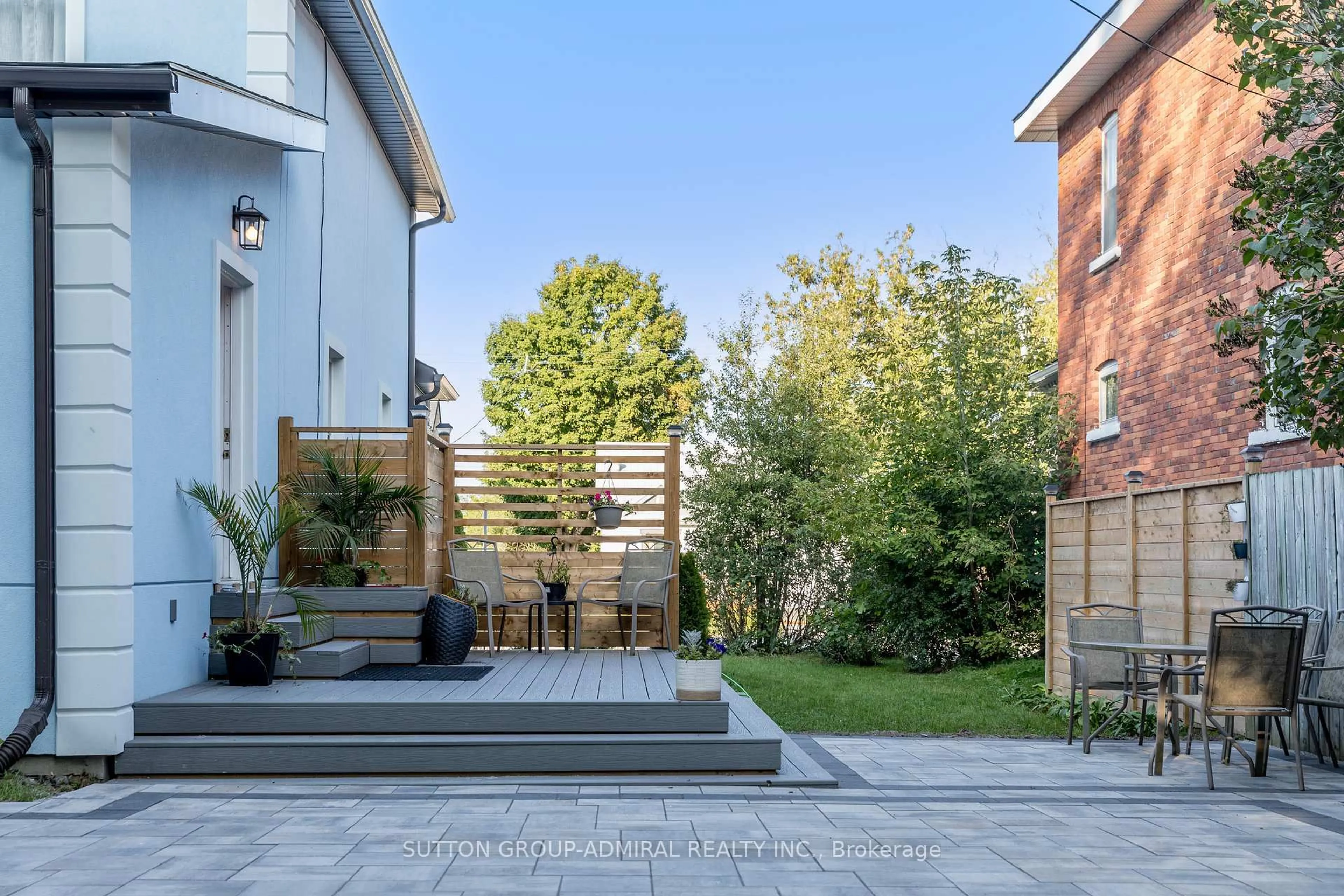 Patio, street for 97 Laclie St, Orillia Ontario L3V 4W9