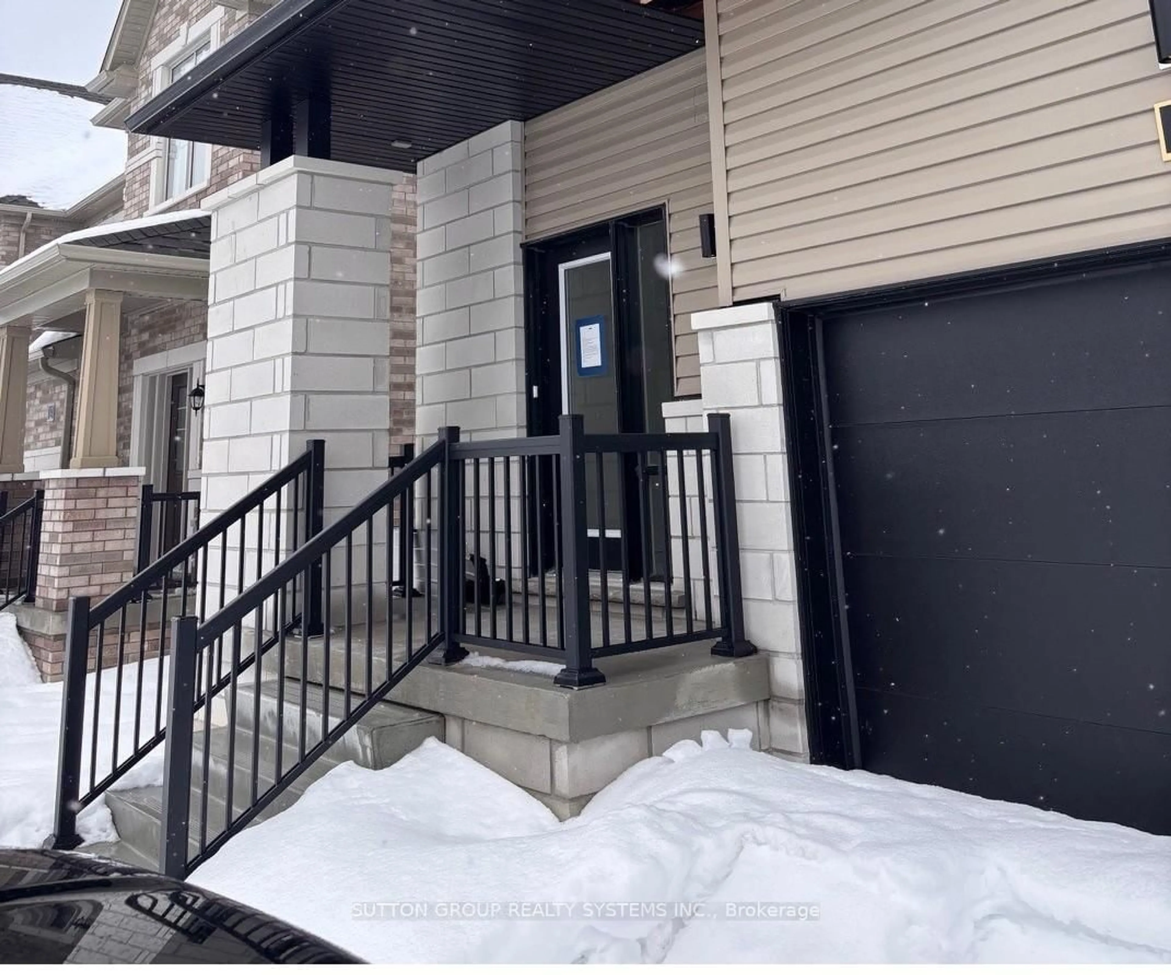 Indoor entryway for 14 Federica Cres, Wasaga Beach Ontario L9Z 0N5