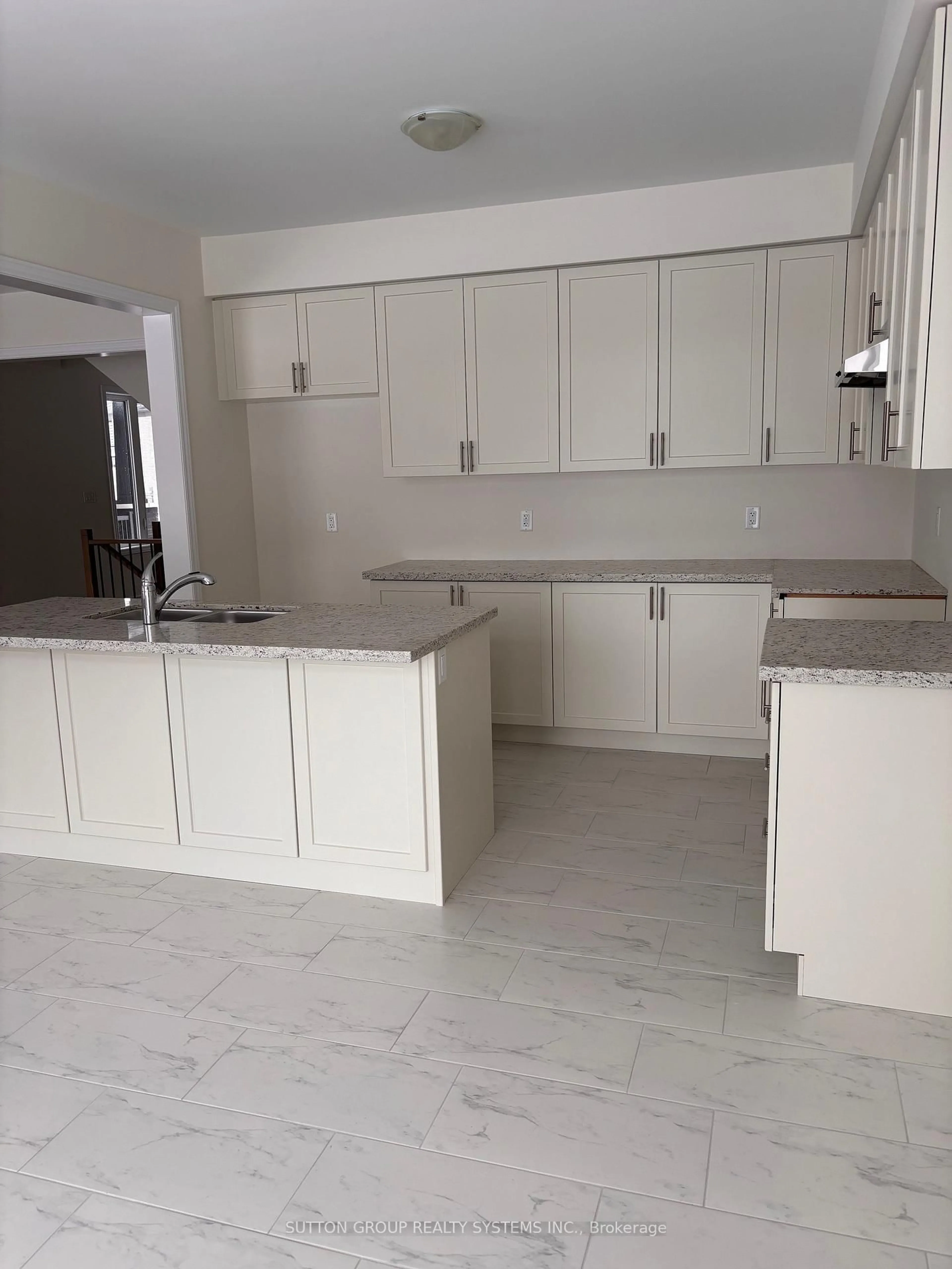 Open concept kitchen, ceramic/tile floor for 24 Federica Cres, Wasaga Beach Ontario L9Z 0N5