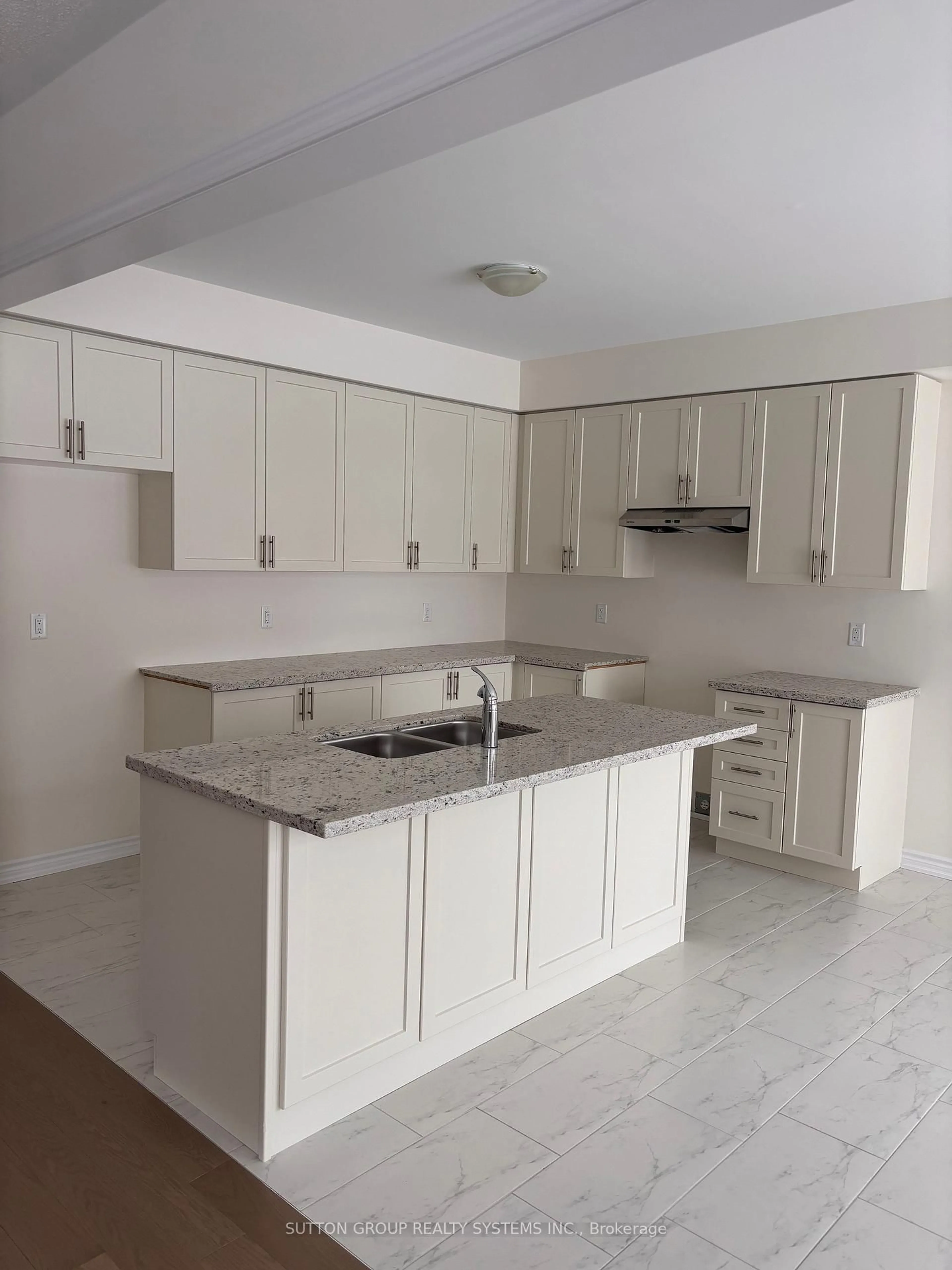 Open concept kitchen, ceramic/tile floor for 24 Federica Cres, Wasaga Beach Ontario L9Z 0N5