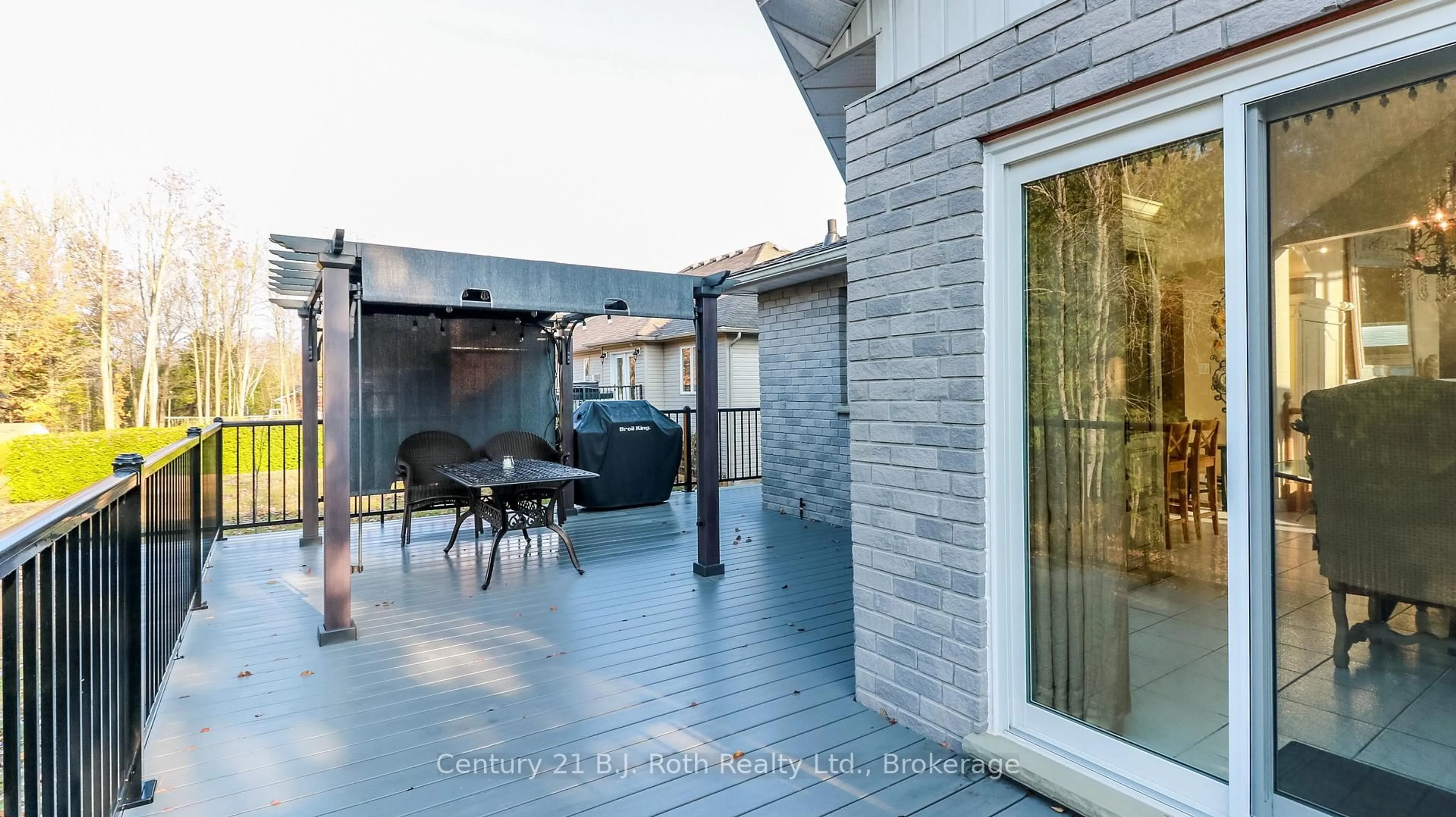 Patio, street for 20 Grant Ave, Tiny Ontario L0L 1P1