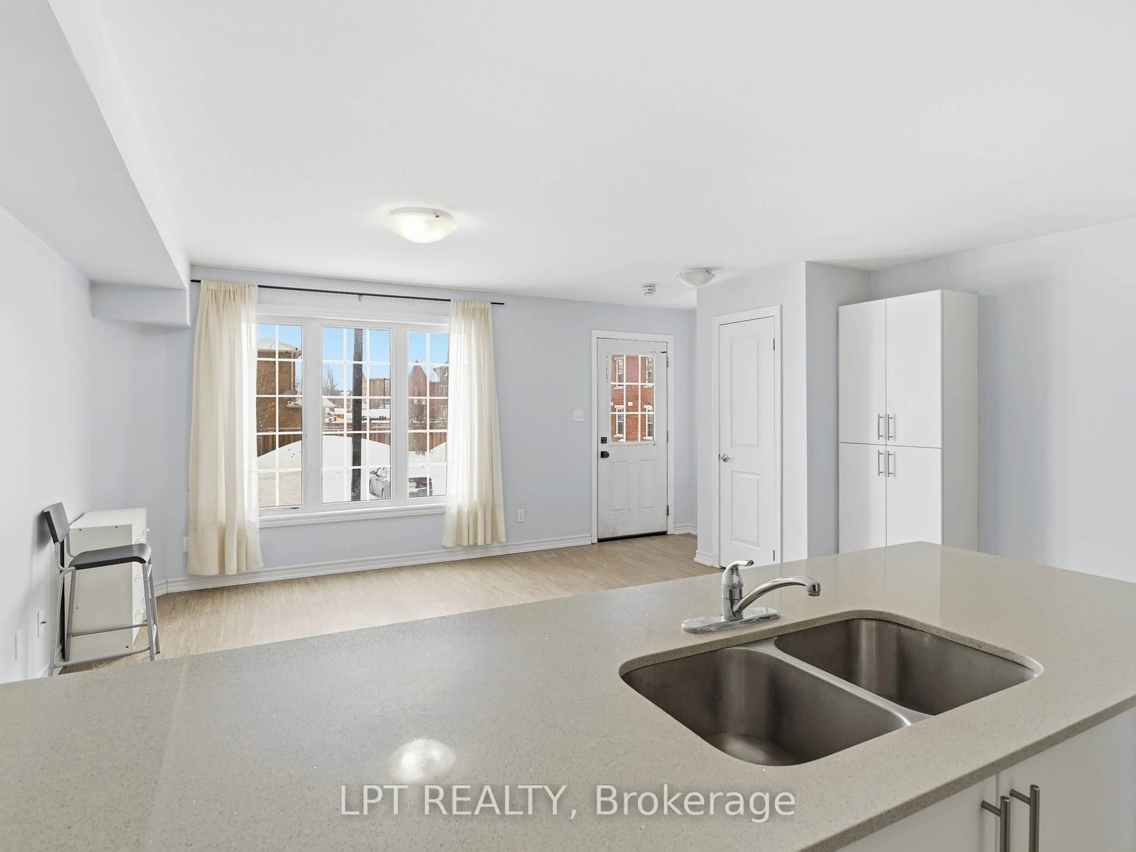 Unknown for 244 Penetanguishene Rd #4, Oro-Medonte Ontario L4M 7C2