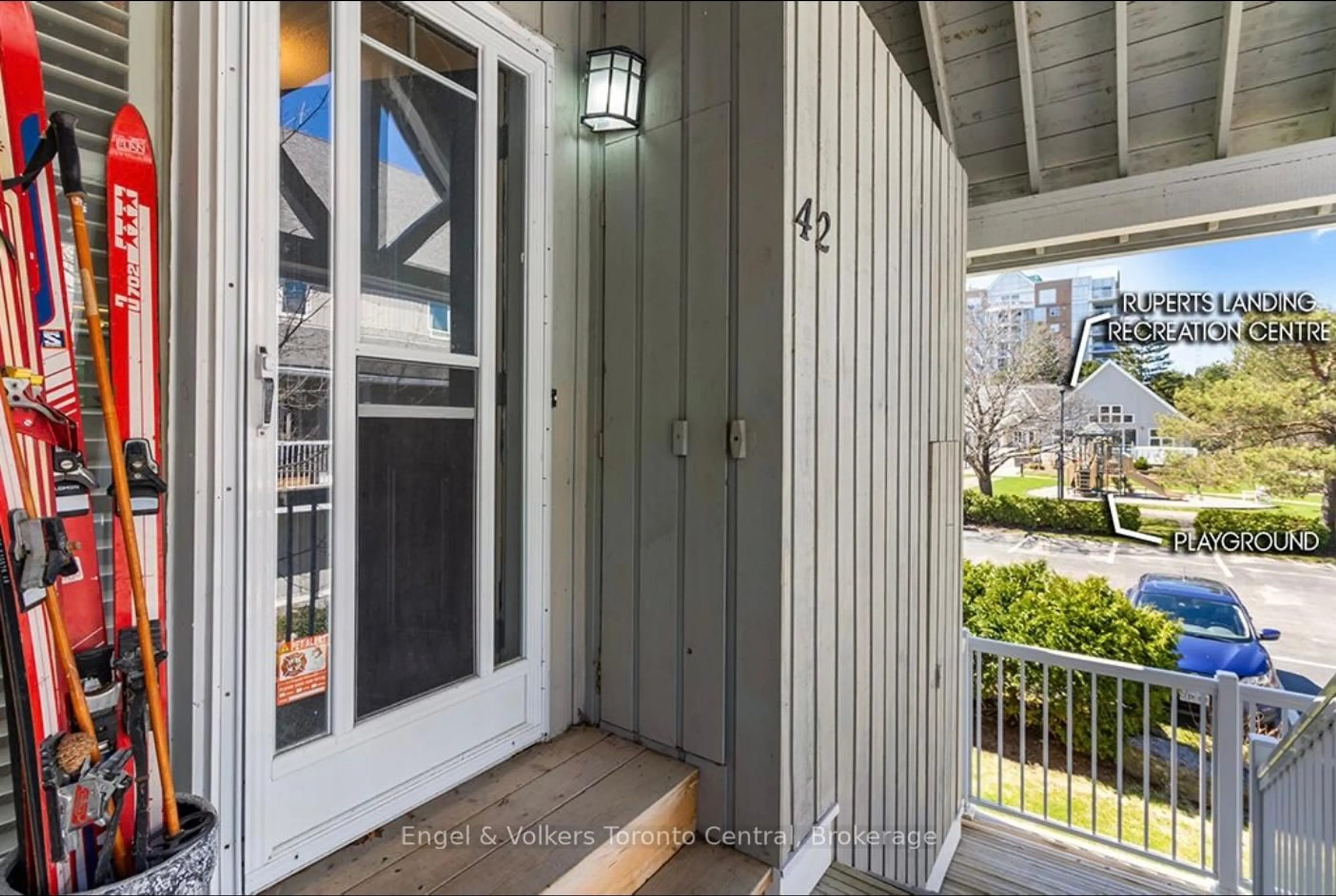Indoor entryway for 28 Ramblings Way #42, Collingwood Ontario L9Y 5C6