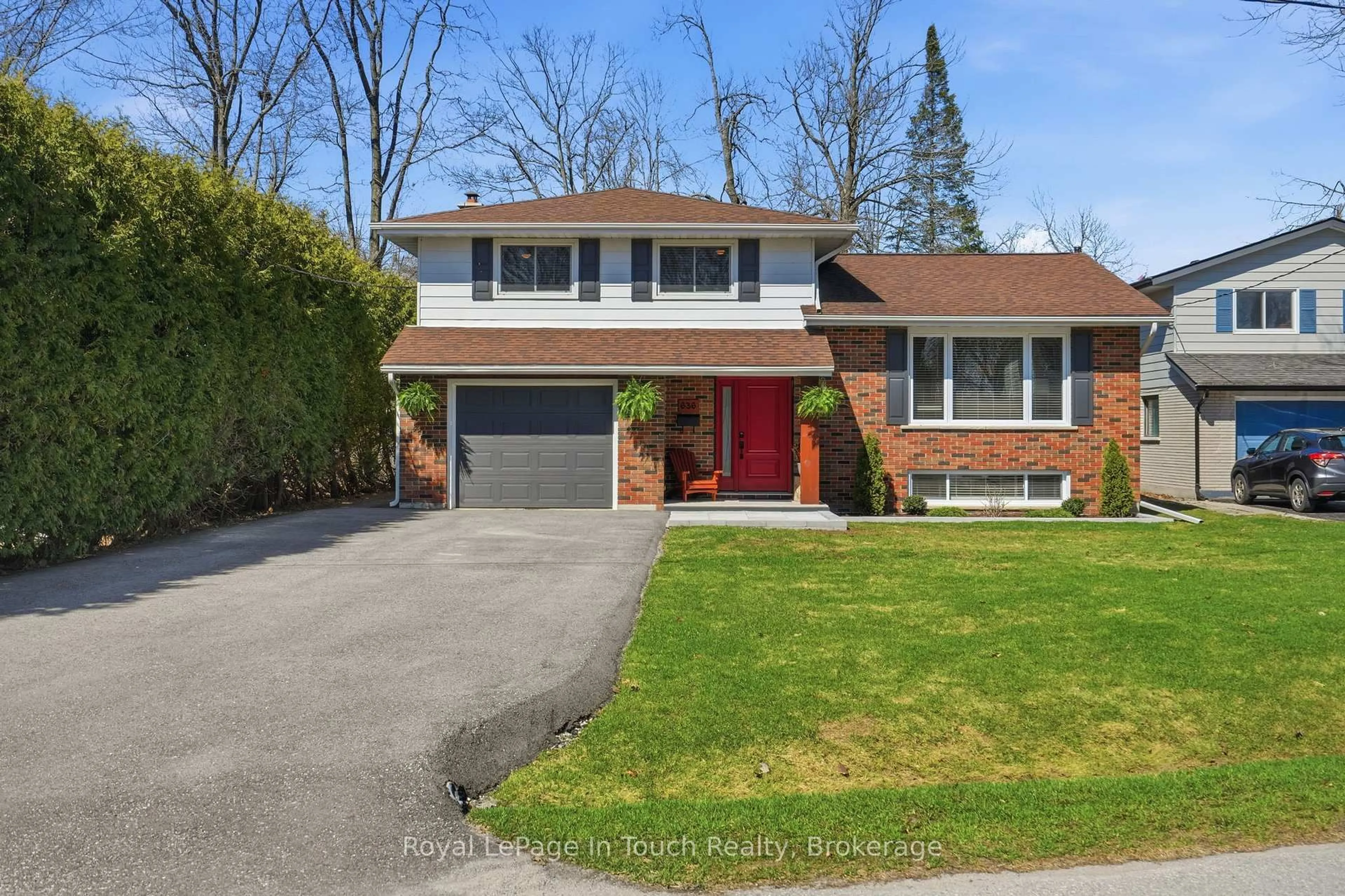 Home with brick exterior material, street for 636 Broadview Ave, Orillia Ontario L3V 6N8