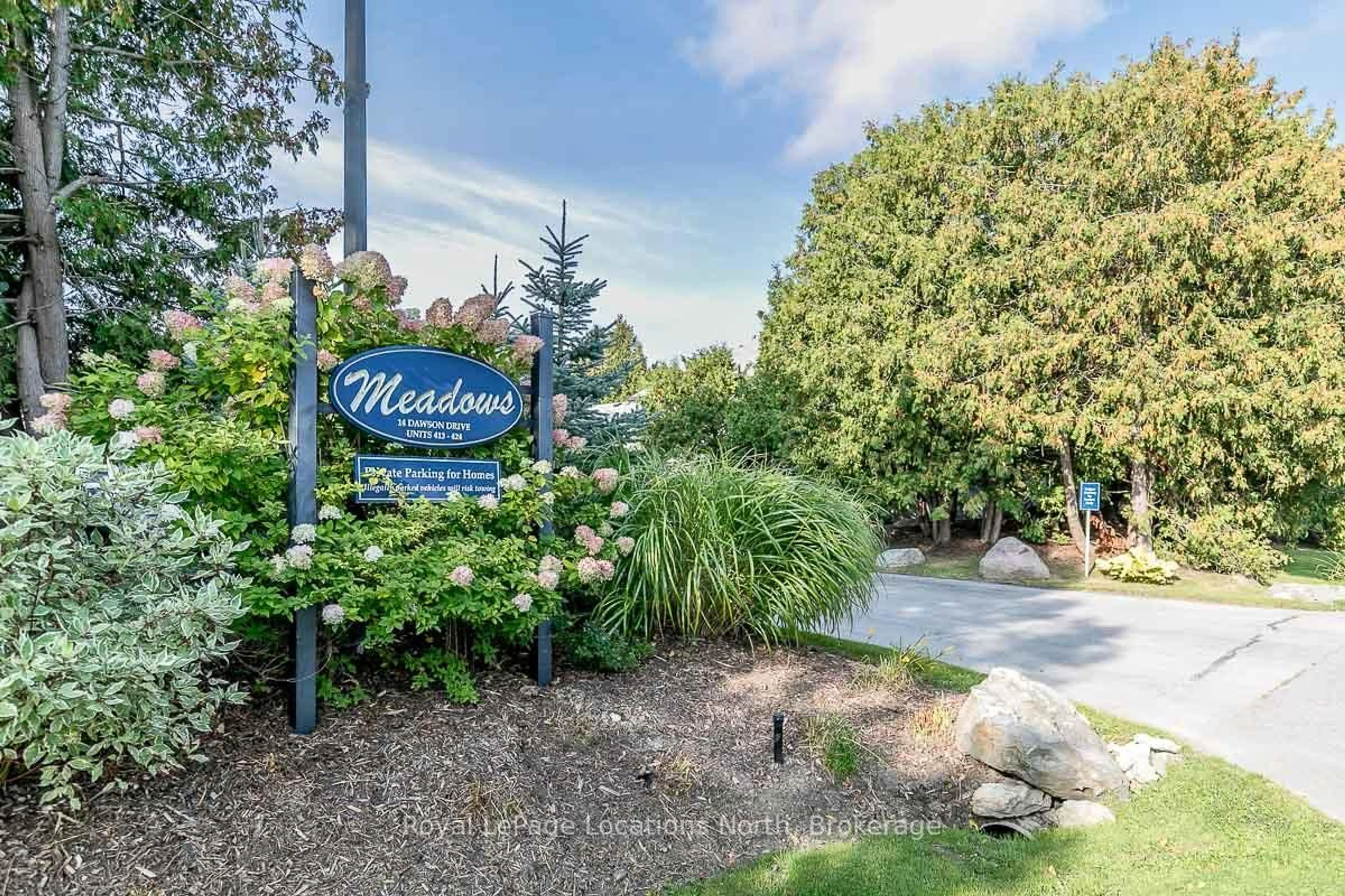 Indoor foyer for 14 Dawson Dr #415, Collingwood Ontario L9Y 5B4