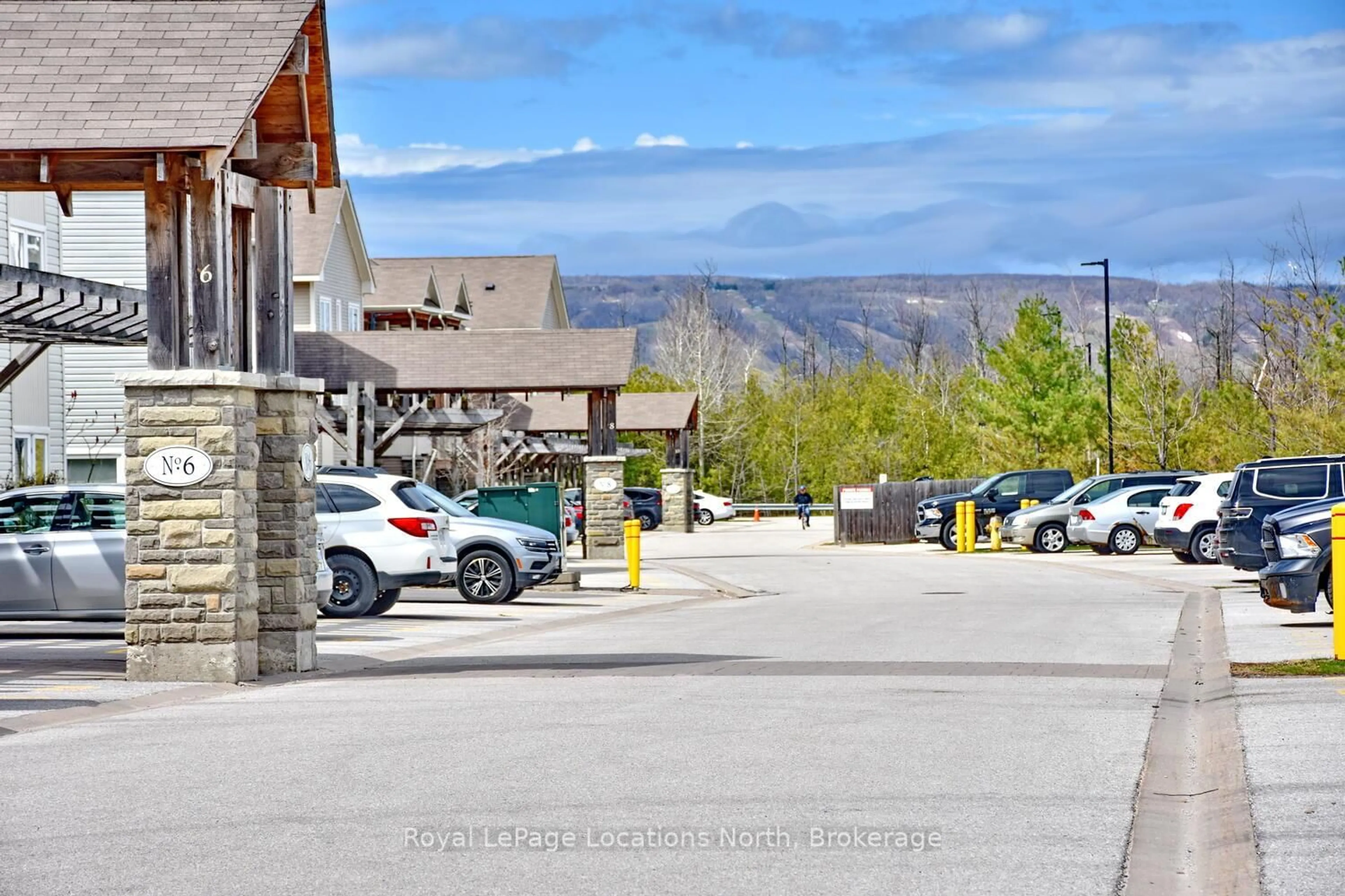 Unknown for 6 BRANDY LANE Dr #208, Collingwood Ontario L9Y 0X4