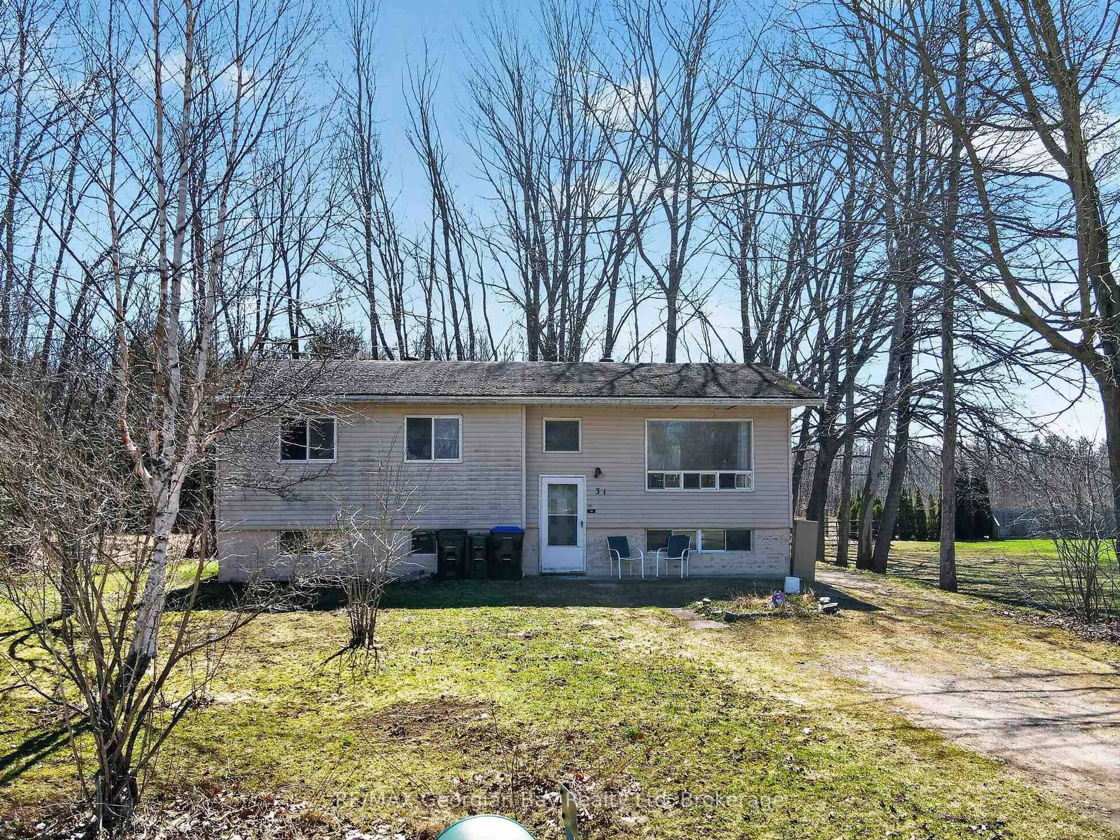 A pic from outside/outdoor area/front of a property/back of a property/a pic from drone, unknown for 31 Becketts Sdrd, Tay Ontario L0K 2C0