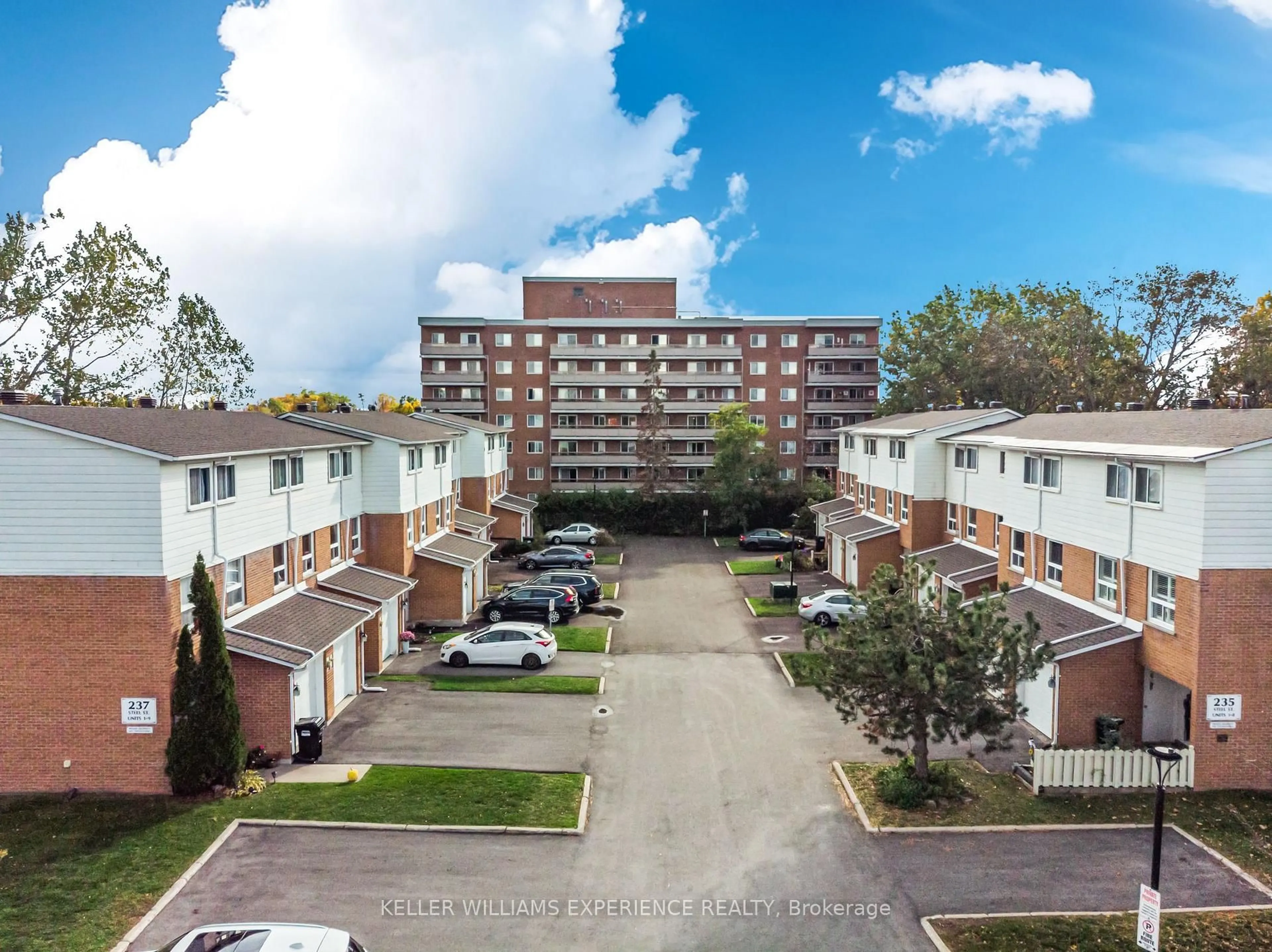 A pic from outside/outdoor area/front of a property/back of a property/a pic from drone, unknown for 237 Steel St #8, Barrie Ontario L4M 2H1