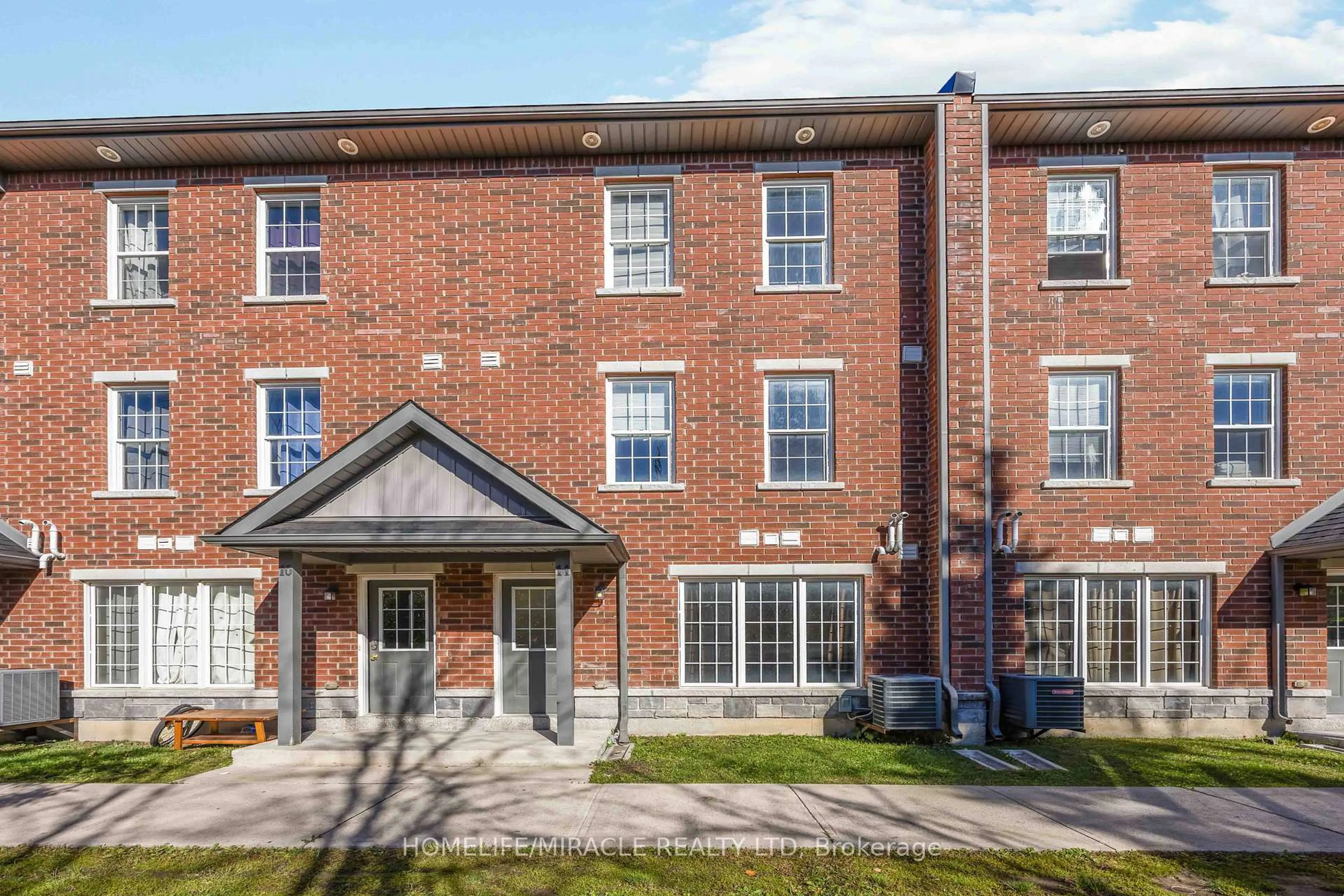 Home with brick exterior material, building for 244 Penetanguishene Rd #11, Barrie Ontario L4M 7C2