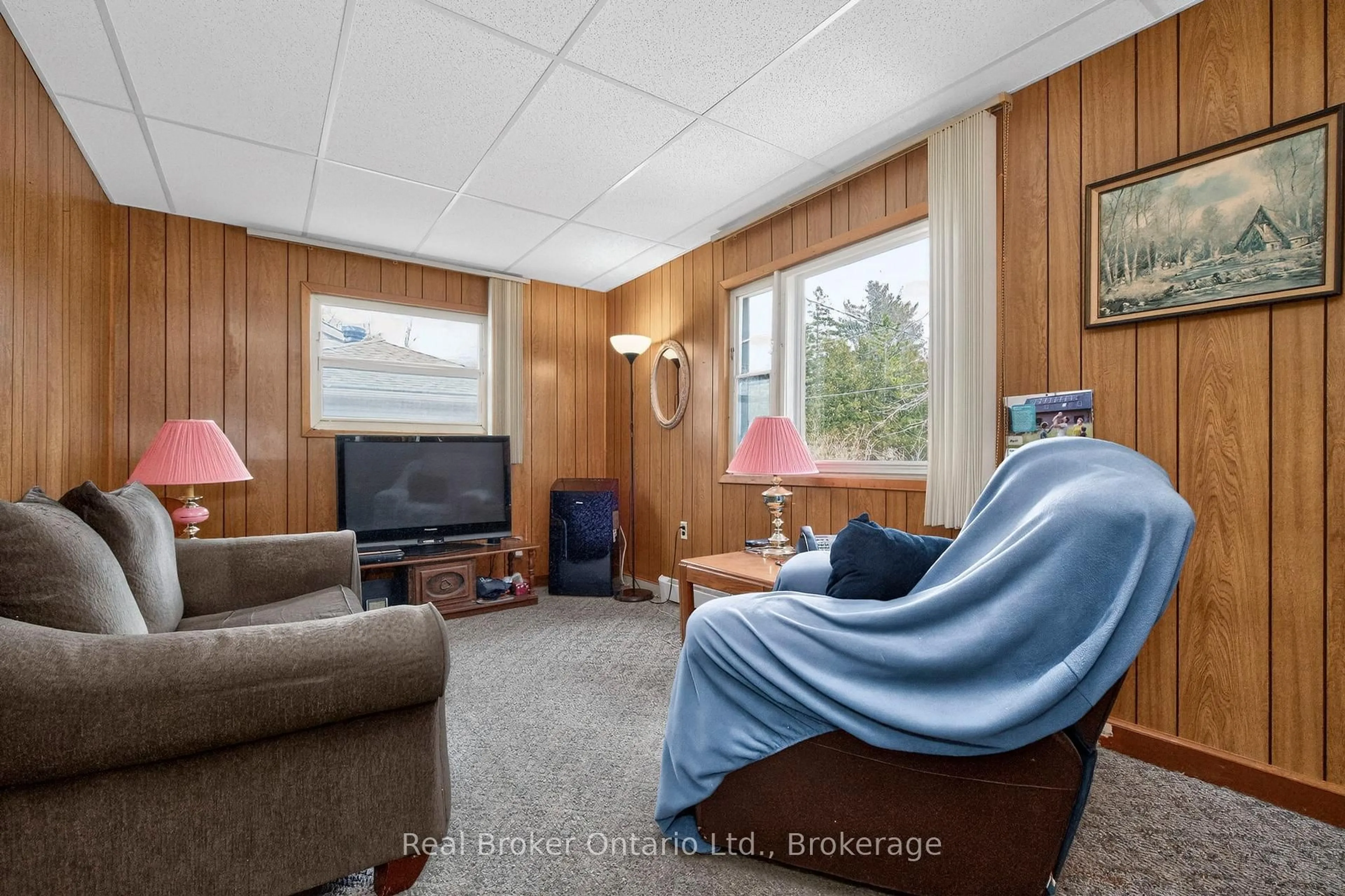 Living room with furniture, unknown for 156 Silver Birch Cres, Tay Ontario L0K 1R0