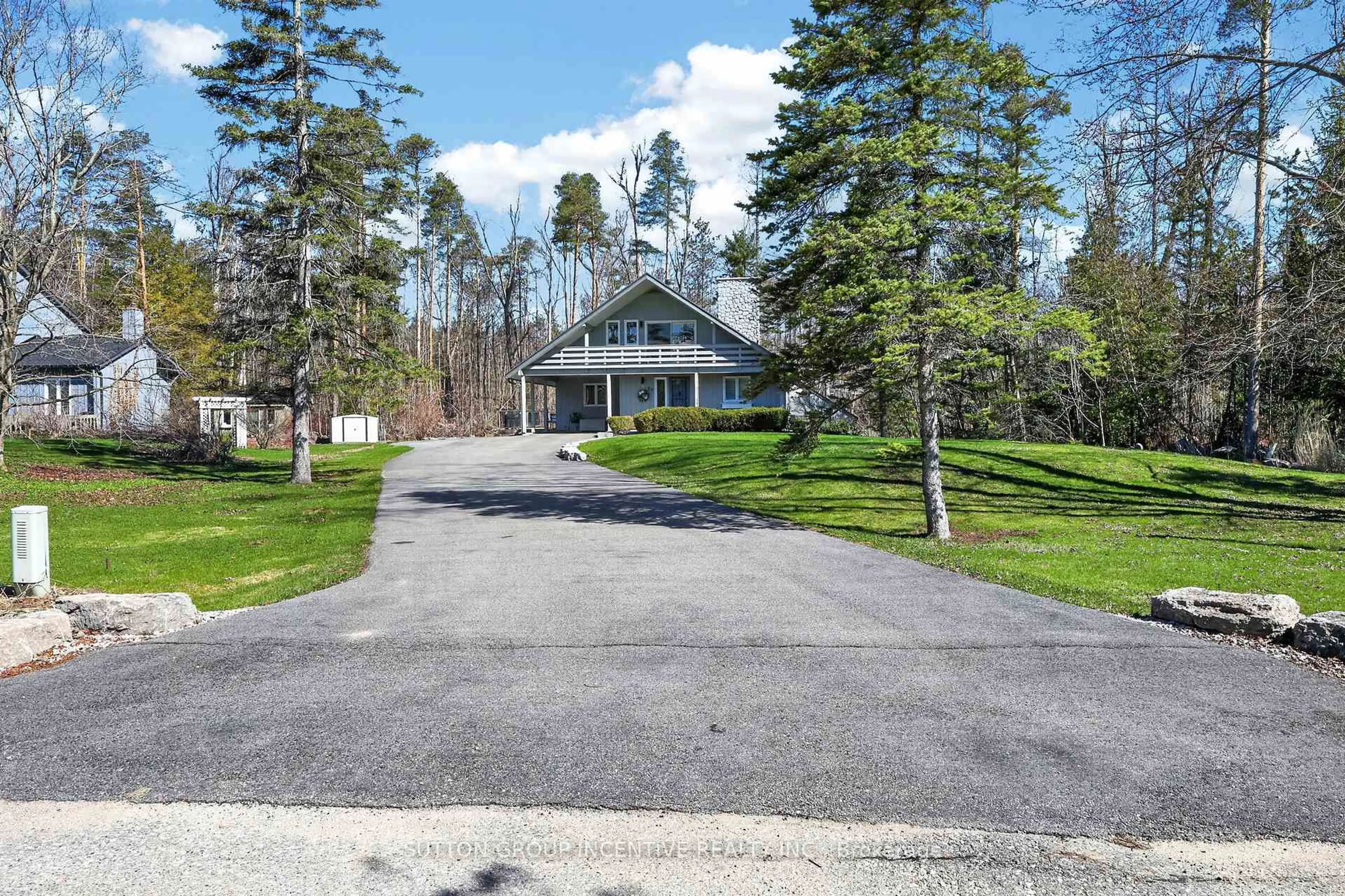 A pic from outside/outdoor area/front of a property/back of a property/a pic from drone, street for 24 Brambel Rd, Oro-Medonte Ontario L0L 2L0