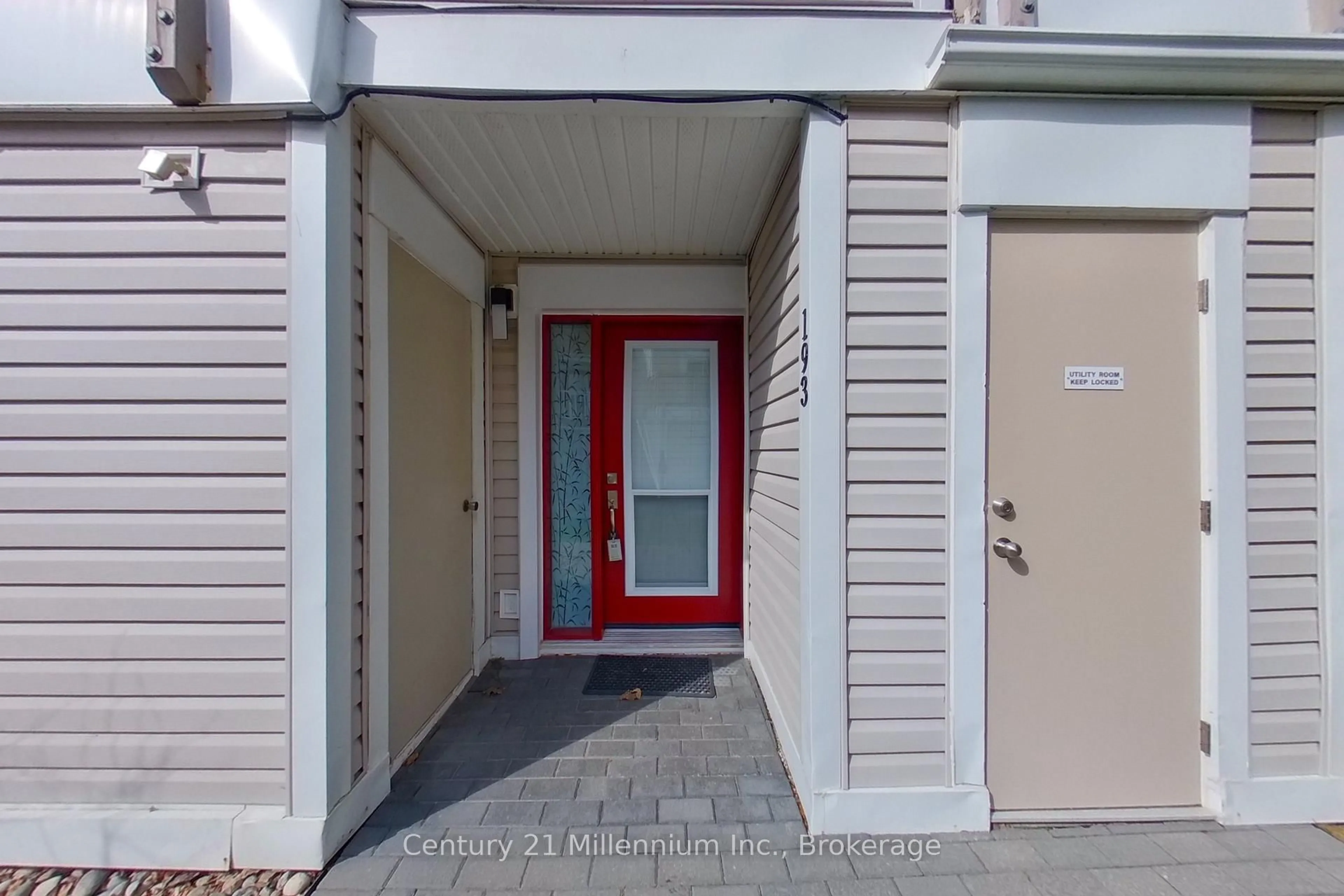 Indoor entryway for 49 Trott Blvd #193, Collingwood Ontario L9Y 5B8