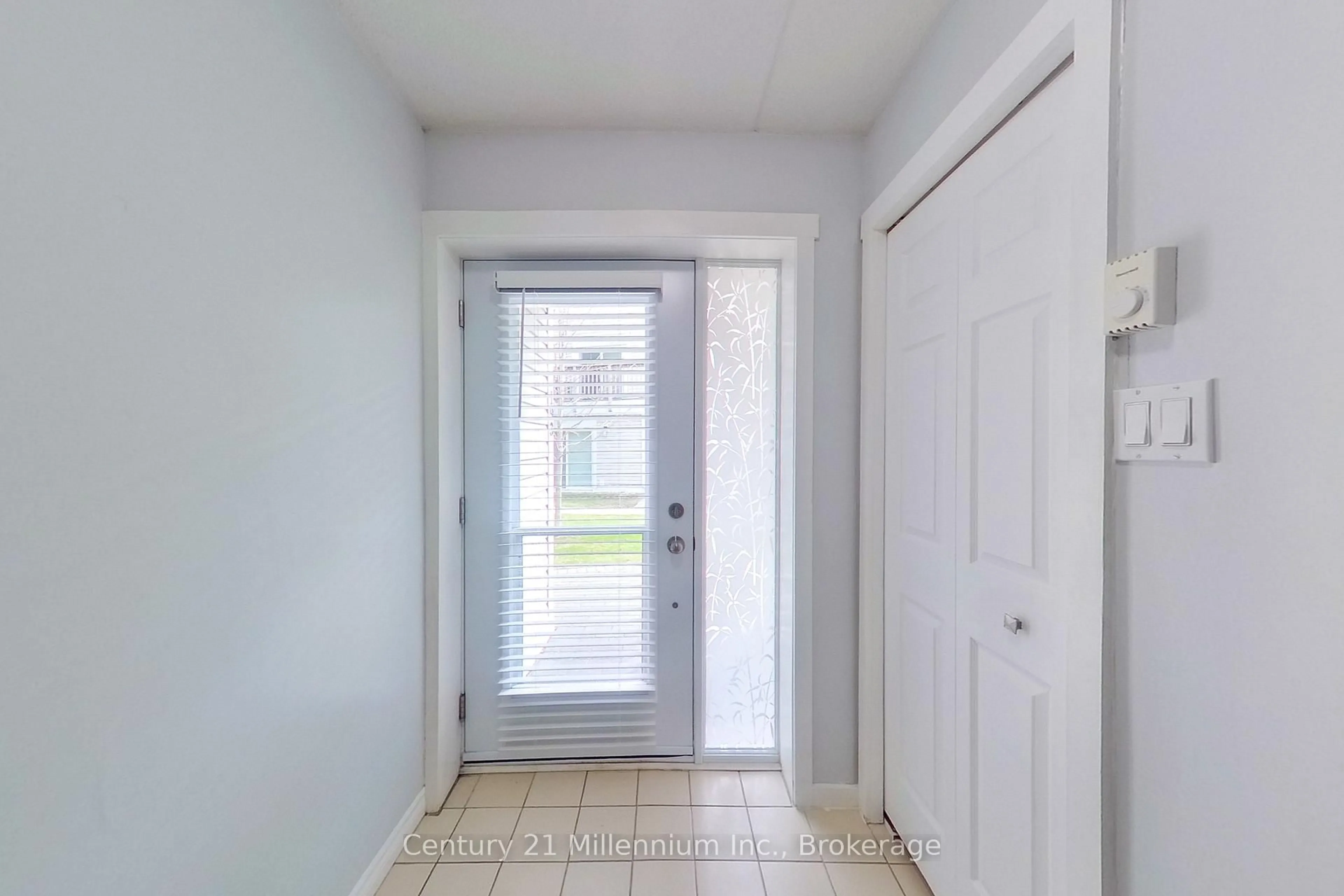 Indoor entryway for 49 Trott Blvd #193, Collingwood Ontario L9Y 5B8