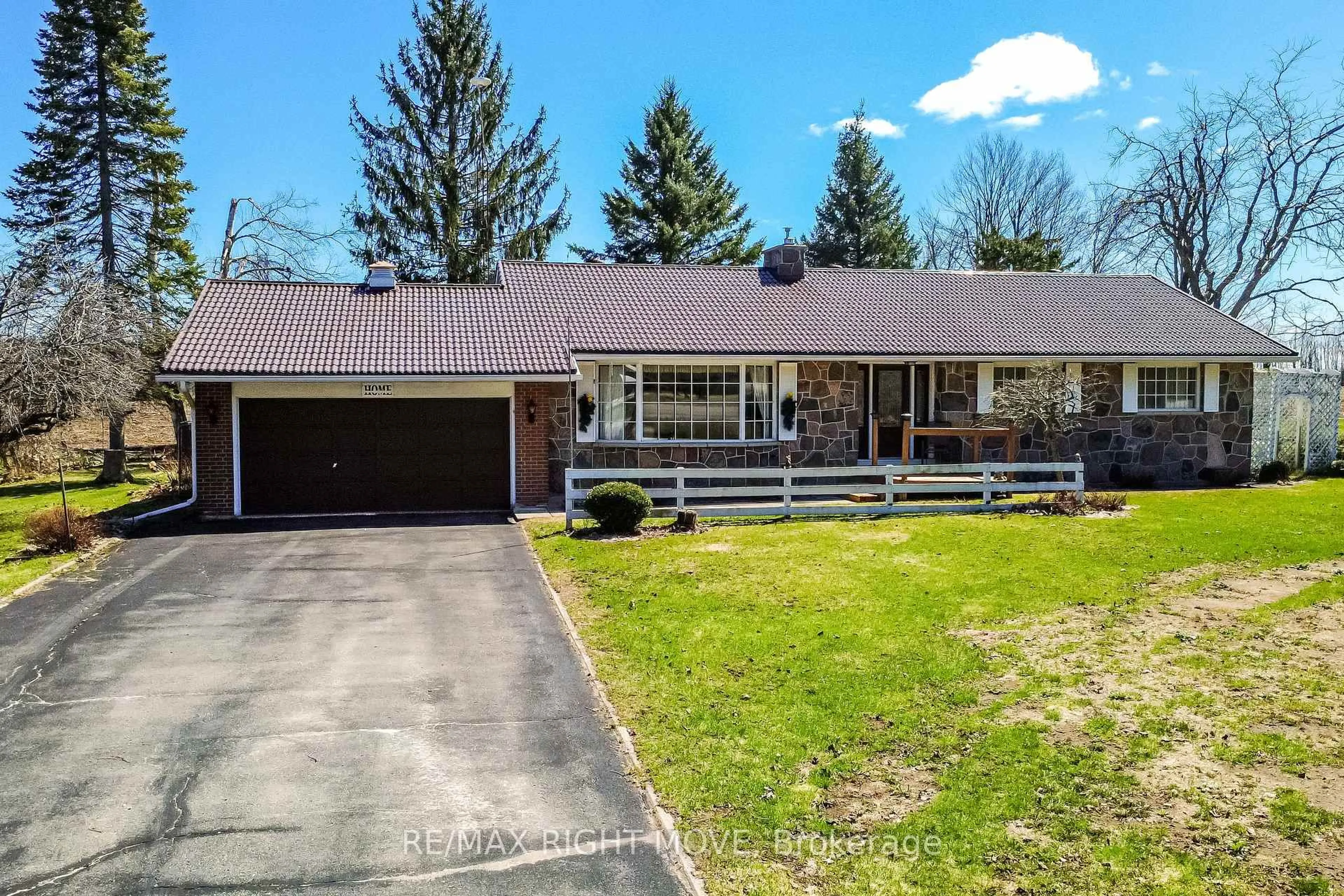 A pic from outside/outdoor area/front of a property/back of a property/a pic from drone, street for 978 15/16 Sdrd, Oro-Medonte Ontario L0L 1T0