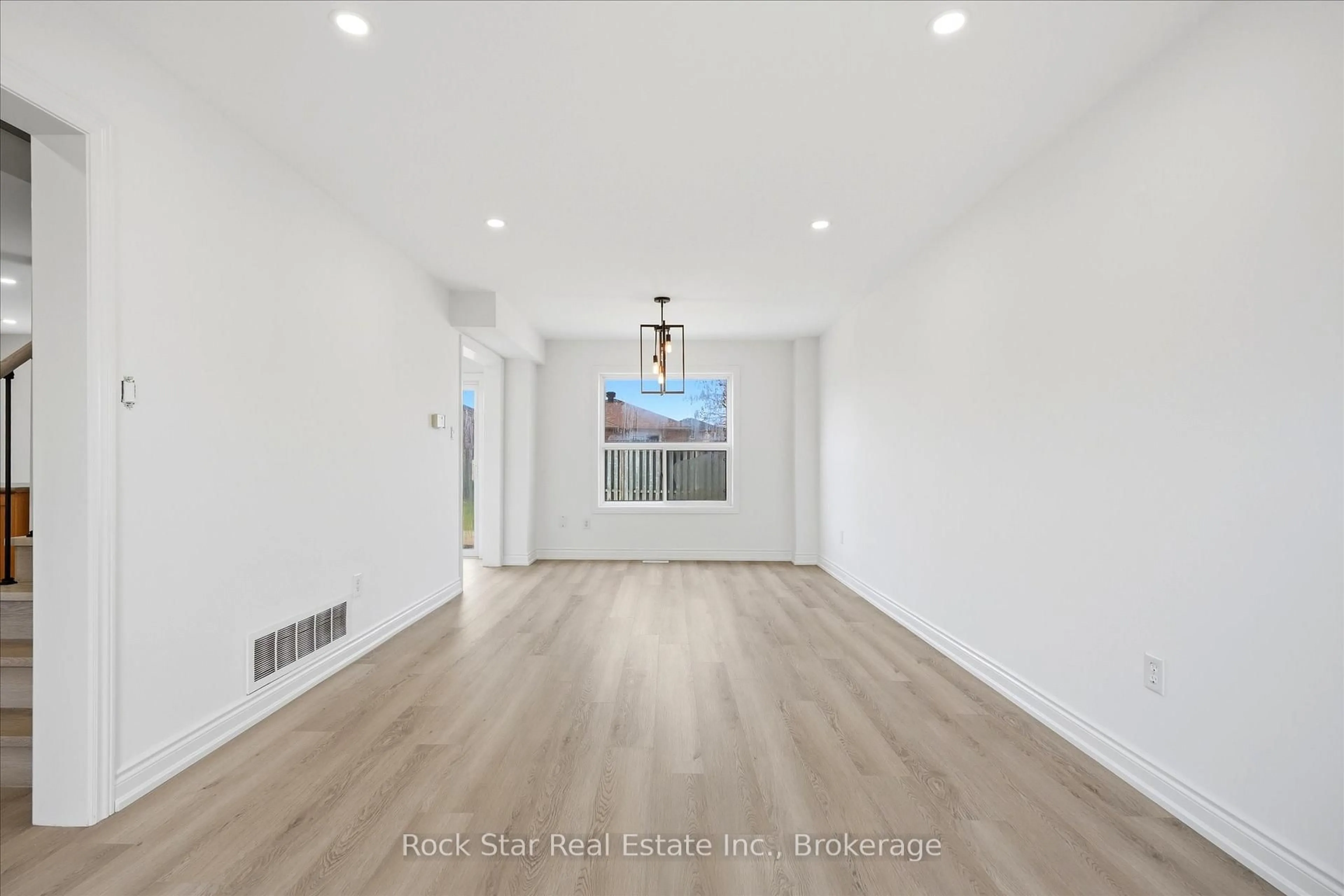 Unknown for 20 Knupp Rd, Barrie Ontario L4N 0P6