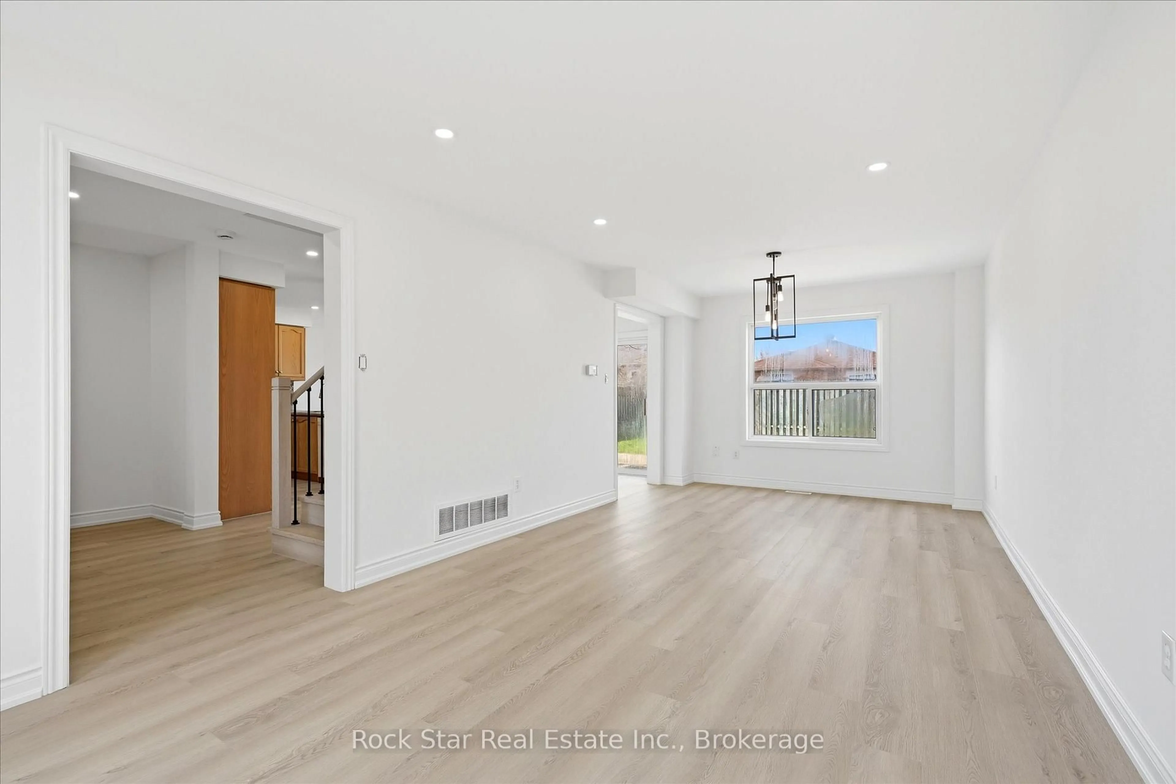 Unknown for 20 Knupp Rd, Barrie Ontario L4N 0P6