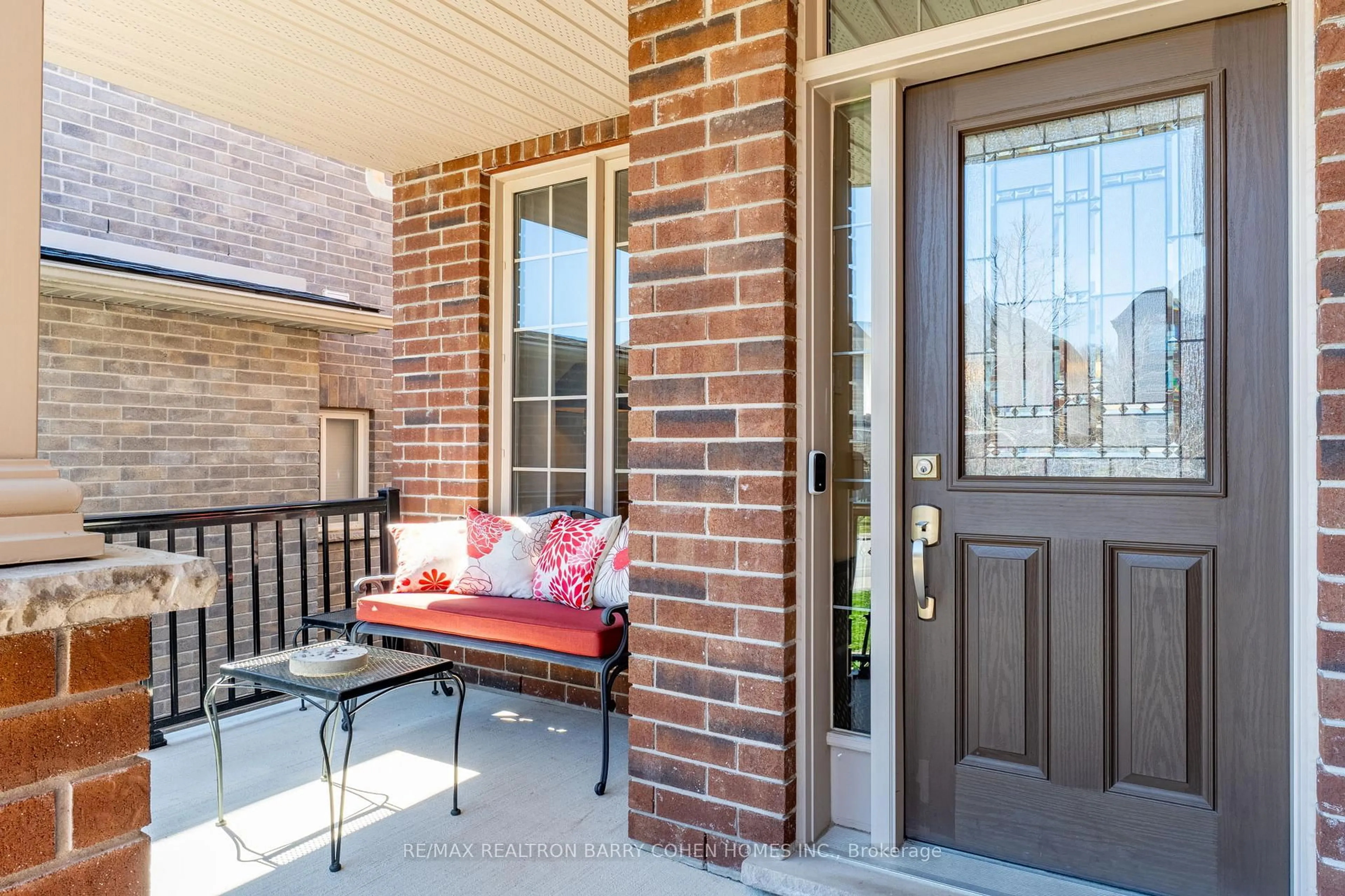 Indoor entryway for 137 Jewel House Lane, Barrie Ontario L4N 6E1