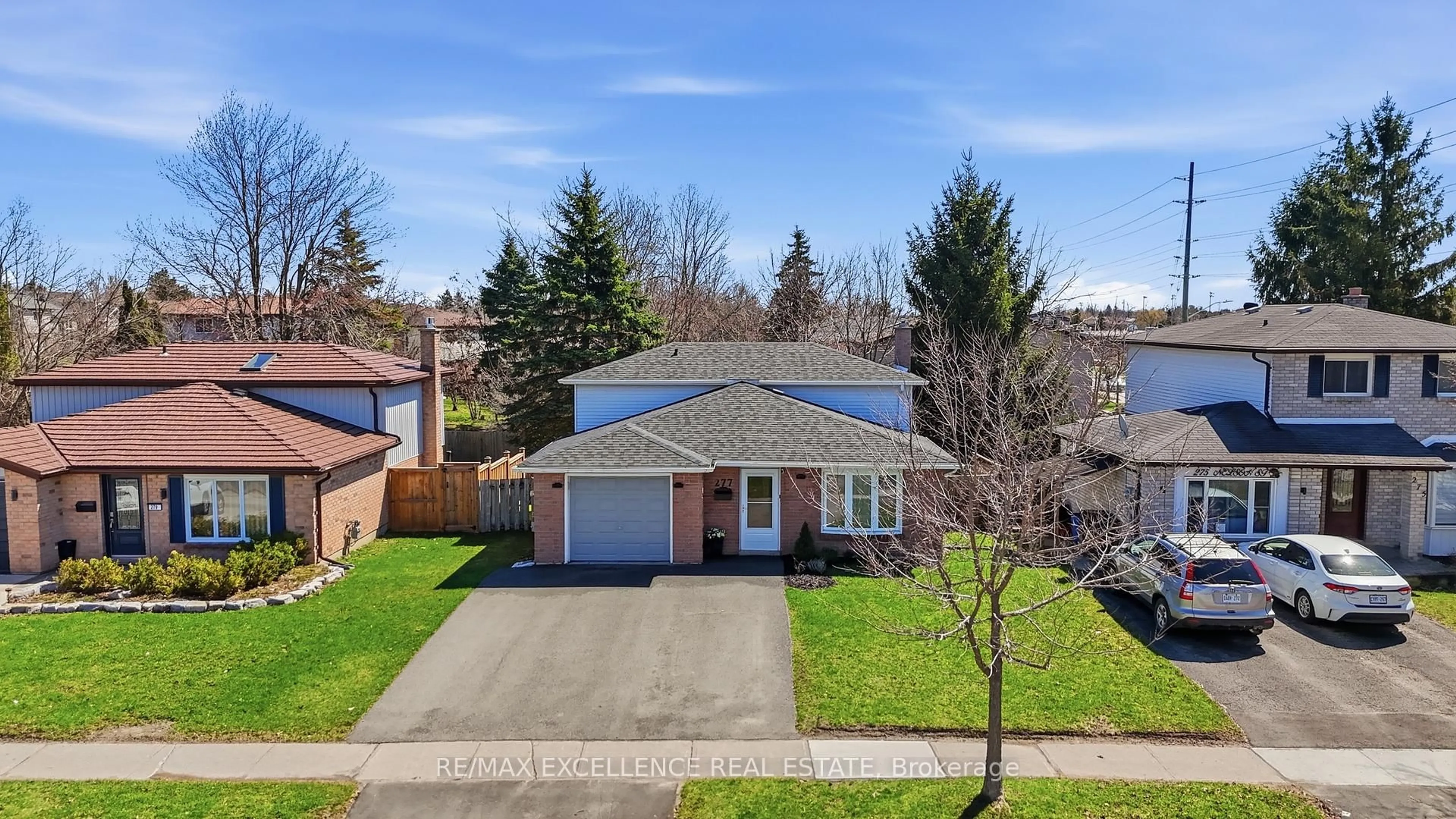 A pic from outside/outdoor area/front of a property/back of a property/a pic from drone, street for 277 Nelson St, Barrie Ontario L4M 5P6