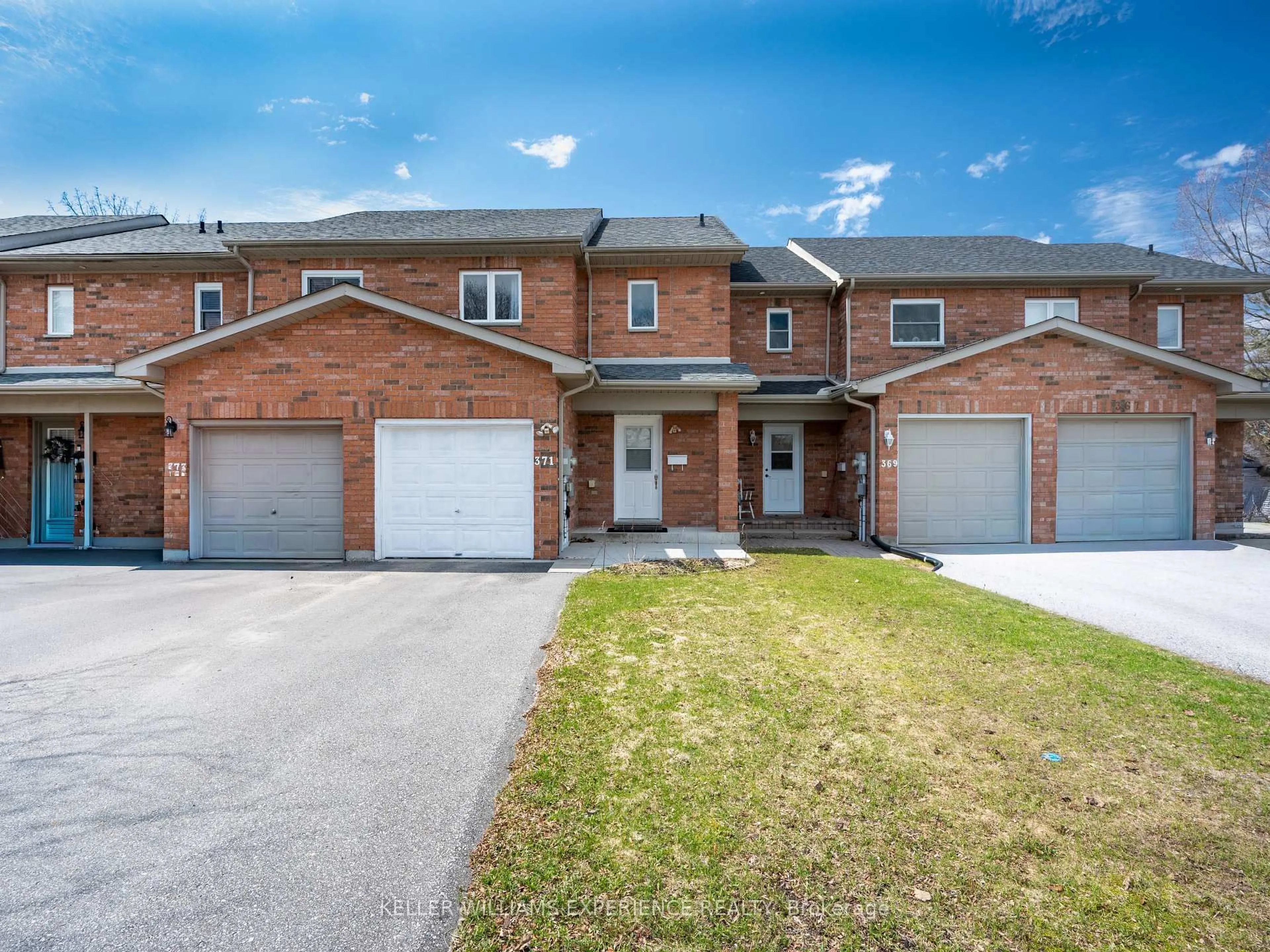 Home with brick exterior material, street for 371 Millard St, Orillia Ontario L3V 4H5