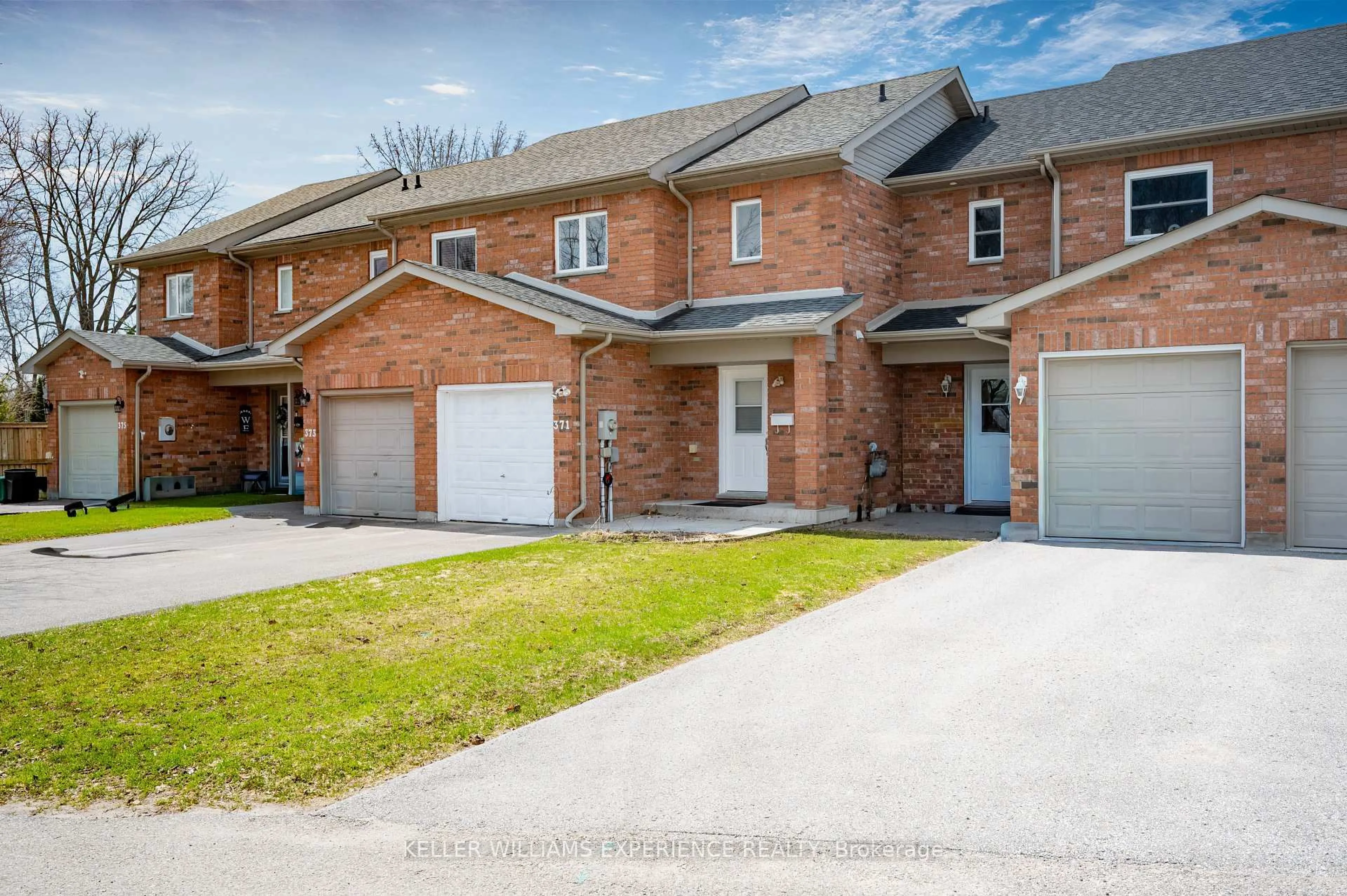 Home with brick exterior material, street for 371 Millard St, Orillia Ontario L3V 4H5