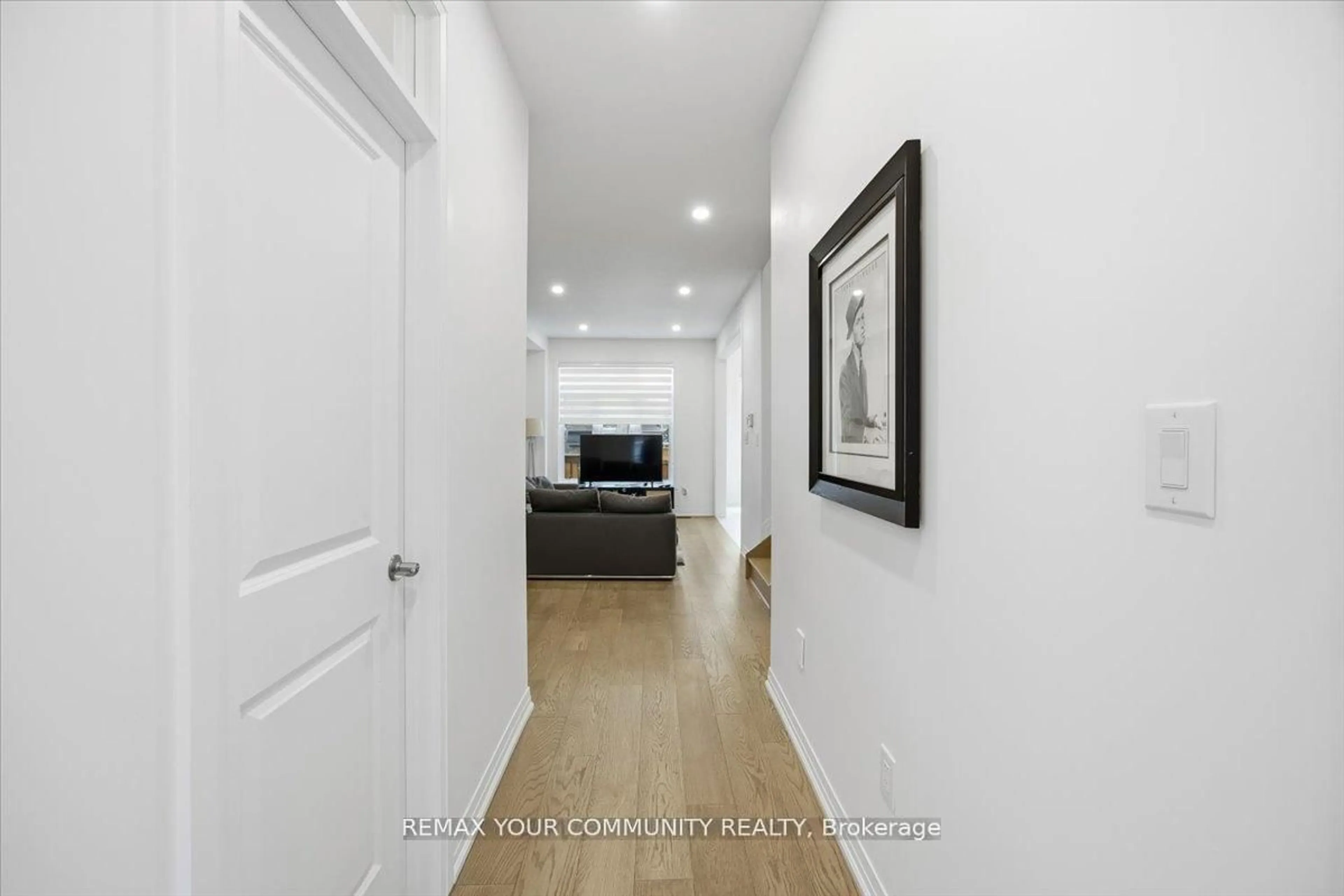 Indoor entryway for 76 Sagewood Ave, Barrie Ontario L9J 0K5