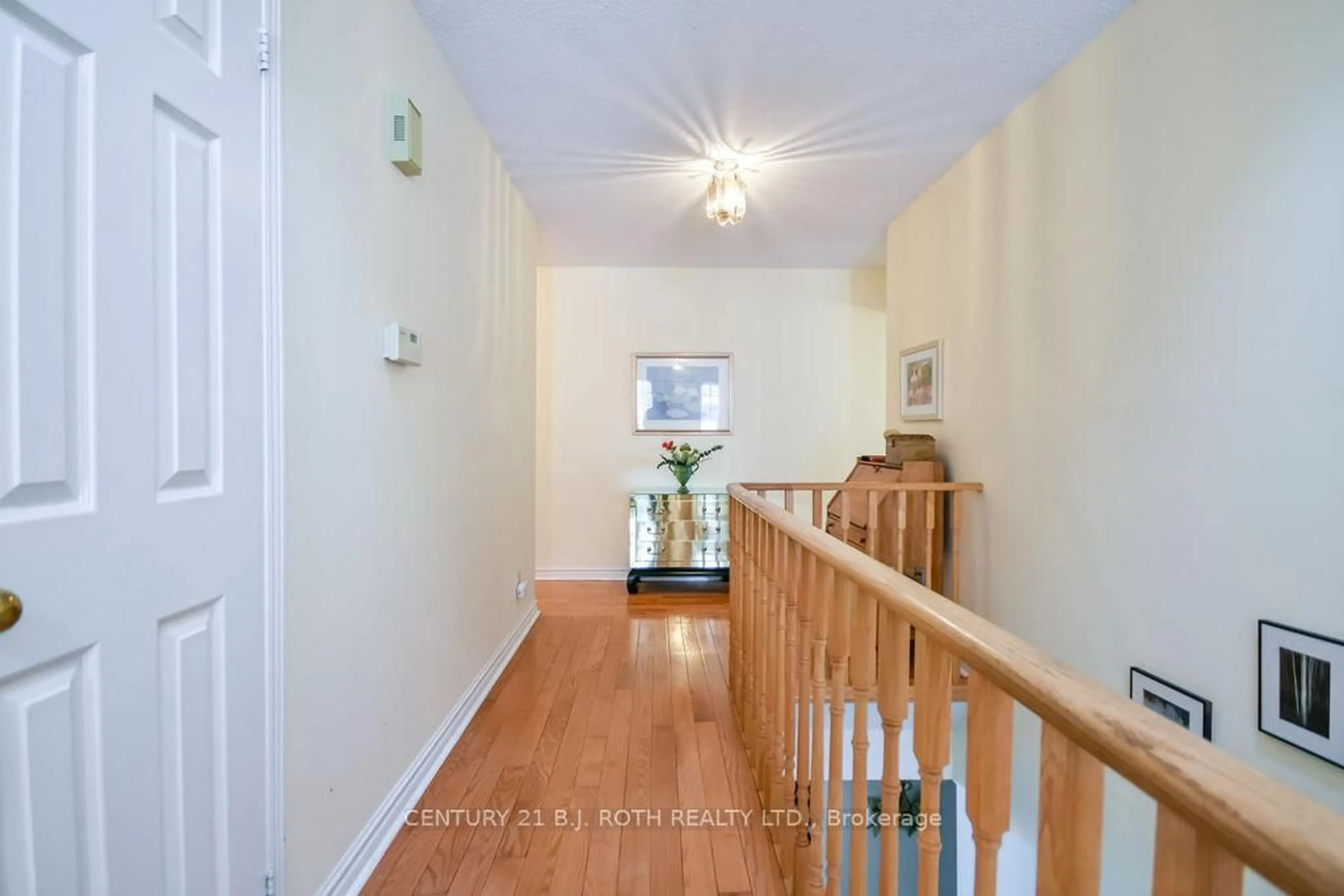 Indoor entryway for 161 Shirley Ave, Barrie Ontario L4N 6E6