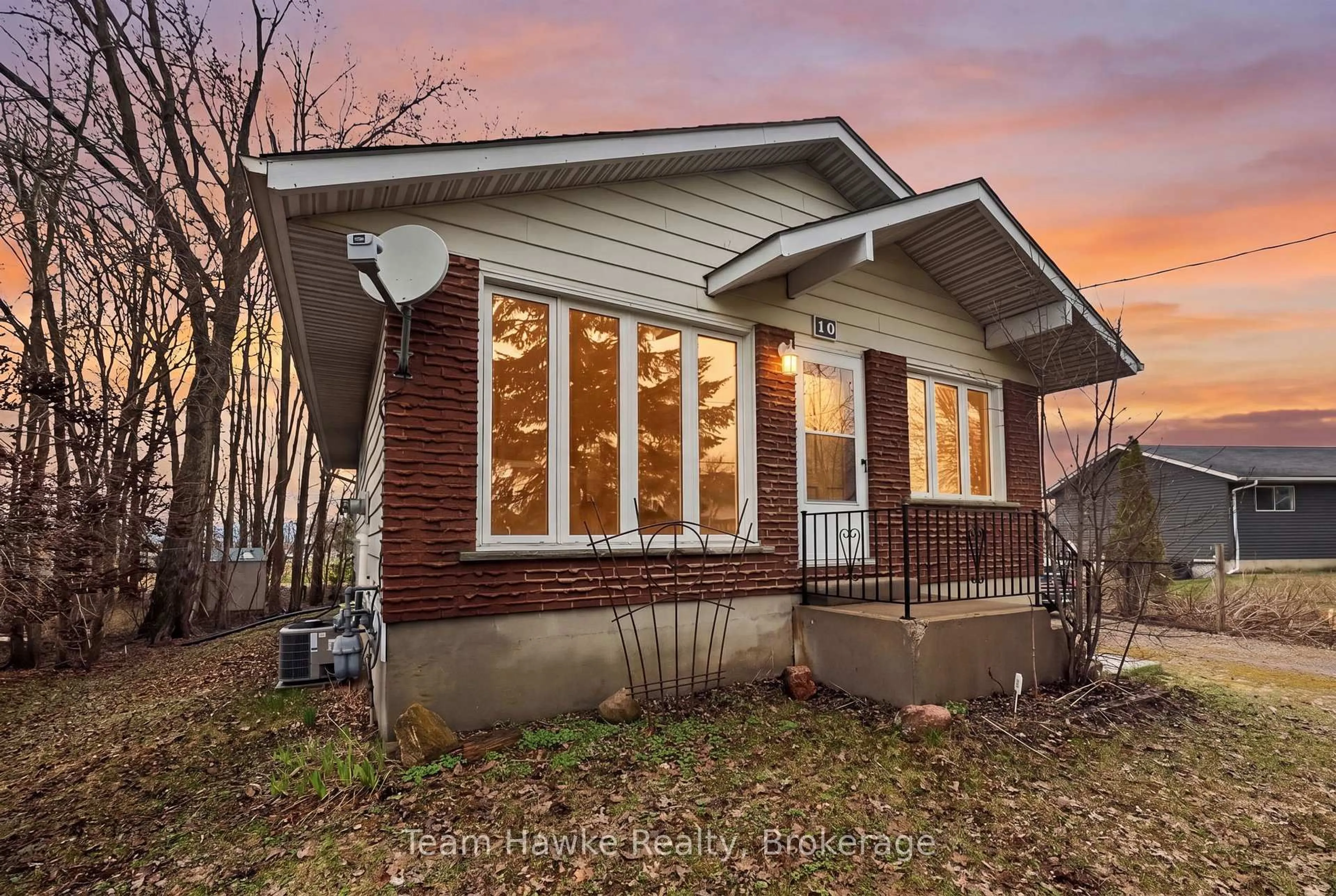 Home with brick exterior material, street for 10 Sunset Cres, Severn Ontario L0K 1E0