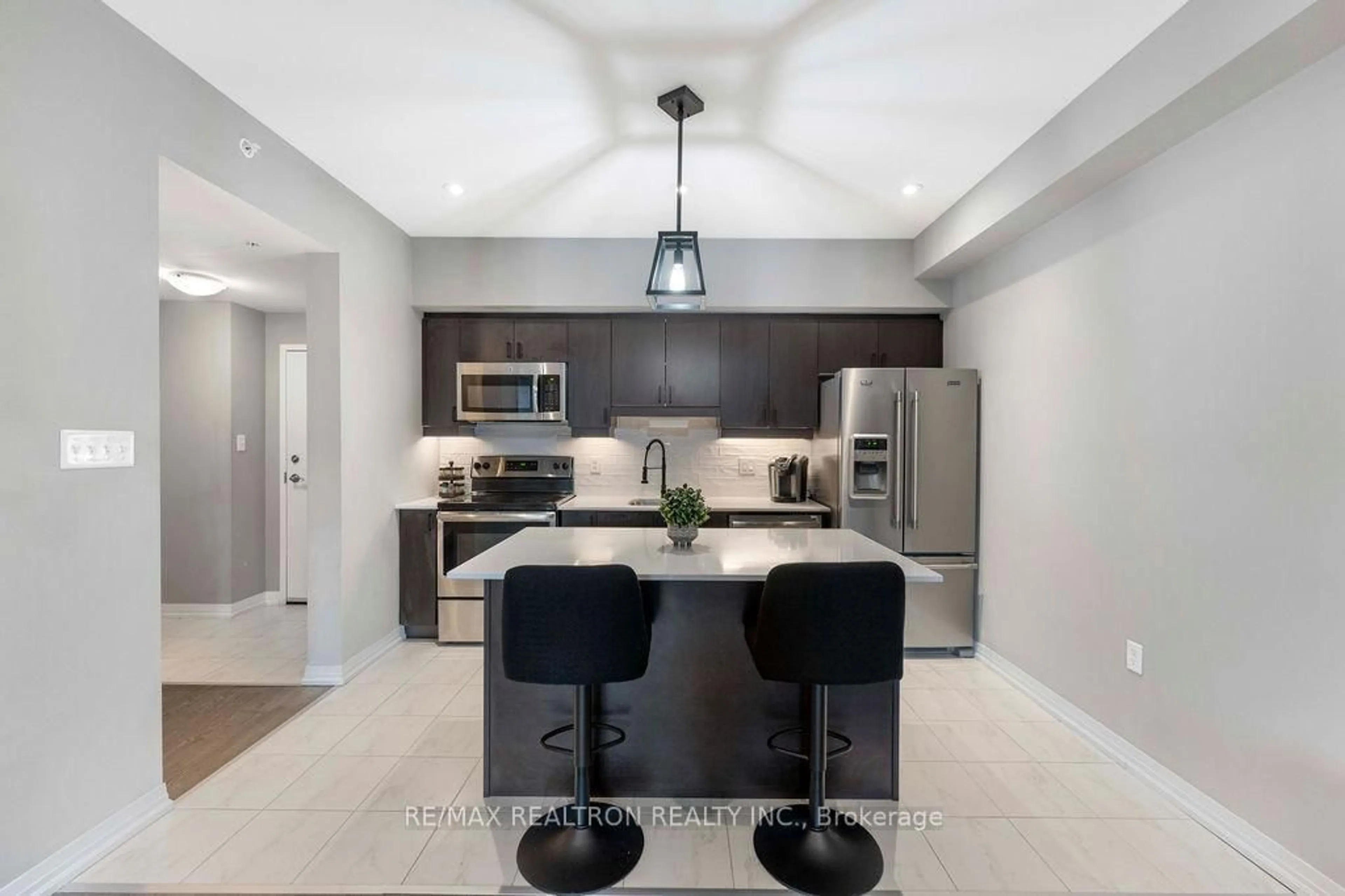 Open concept kitchen, ceramic/tile floor for 300 Essa Rd #603, Barrie Ontario L4N 9Y4