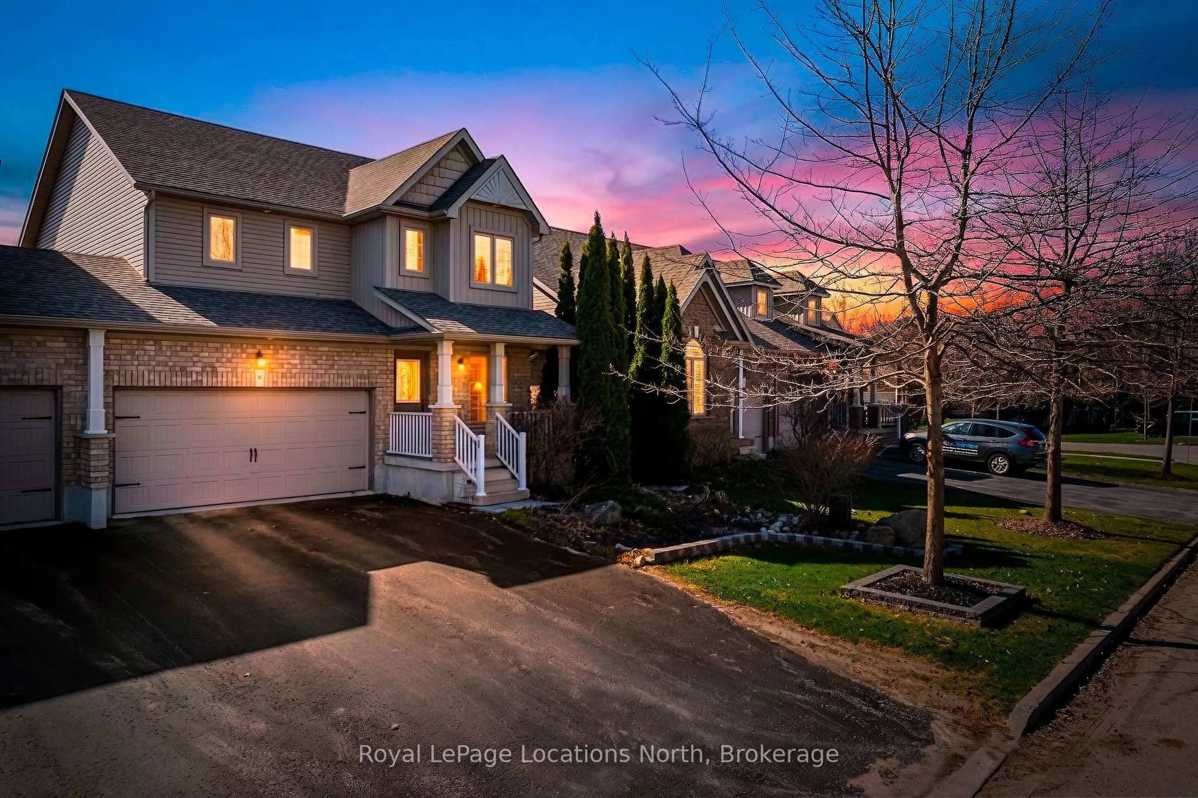 A pic from outside/outdoor area/front of a property/back of a property/a pic from drone, street for 6 Barr St, Collingwood Ontario L9Y 0E5