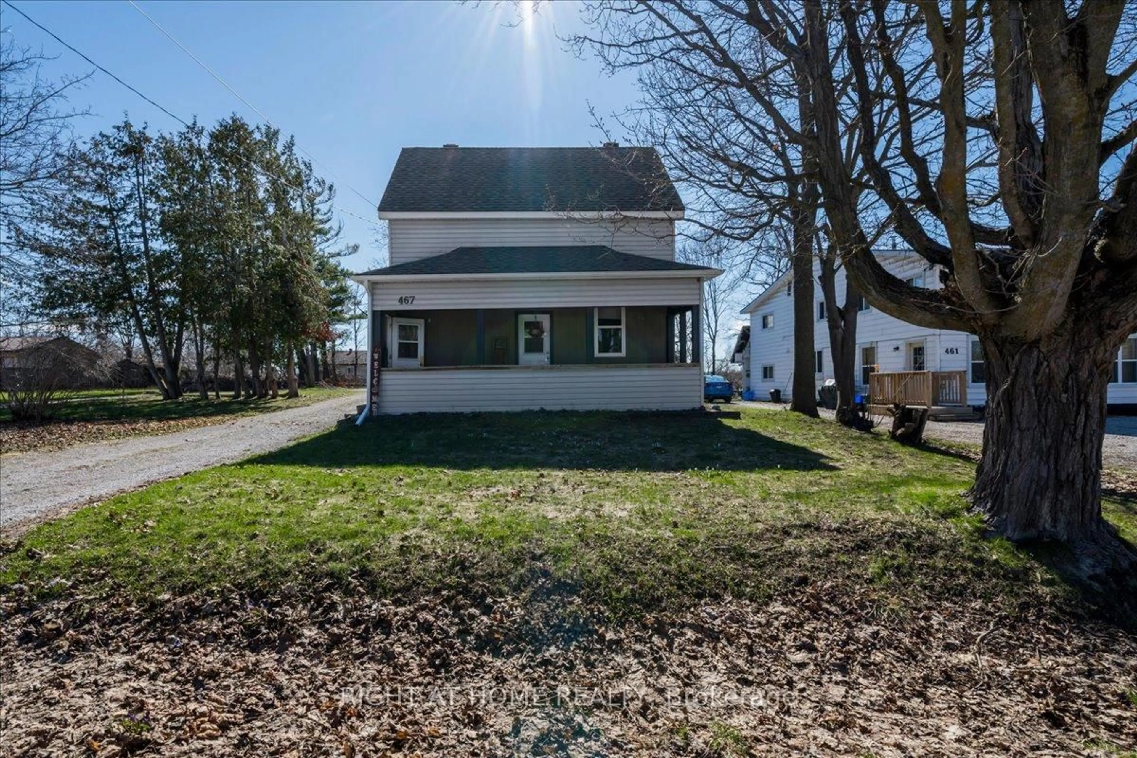 A pic from outside/outdoor area/front of a property/back of a property/a pic from drone, water/lake/river/ocean view for 467 High St, Orillia Ontario L3V 4X8