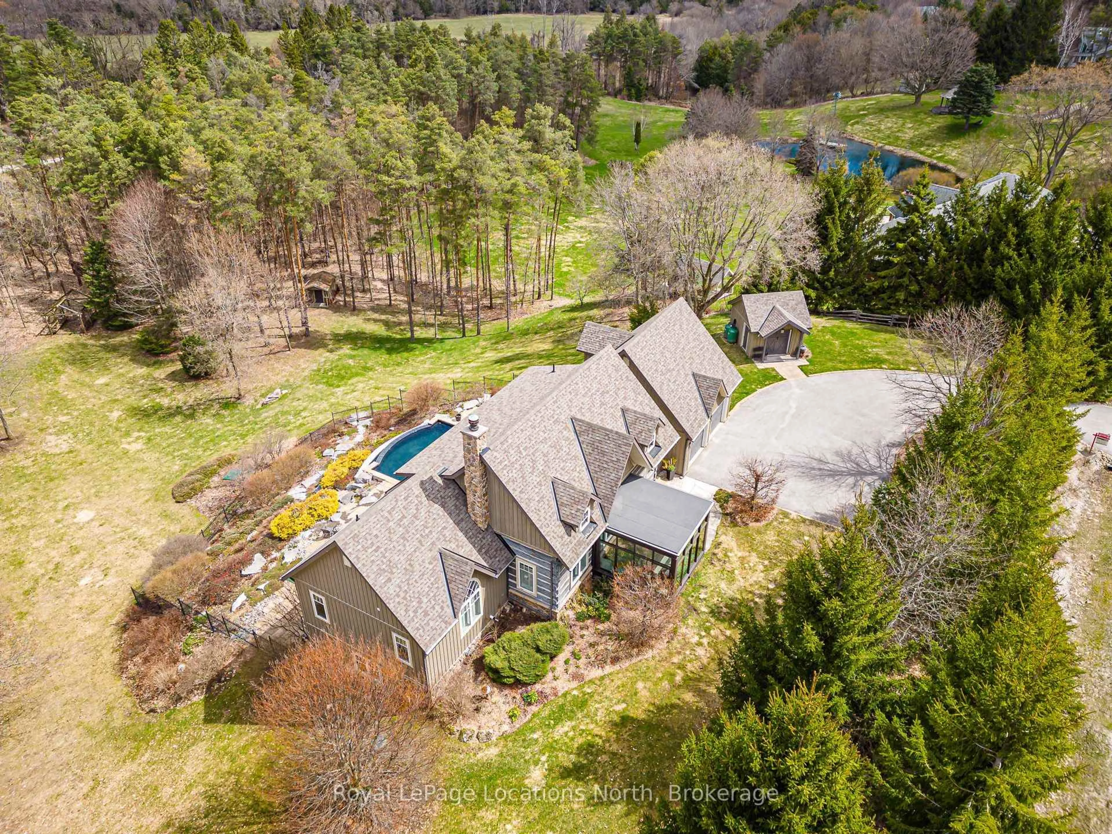 A pic from outside/outdoor area/front of a property/back of a property/a pic from drone, unknown for 4 Purple Hill Lane, Clearview Ontario L0M 1G0