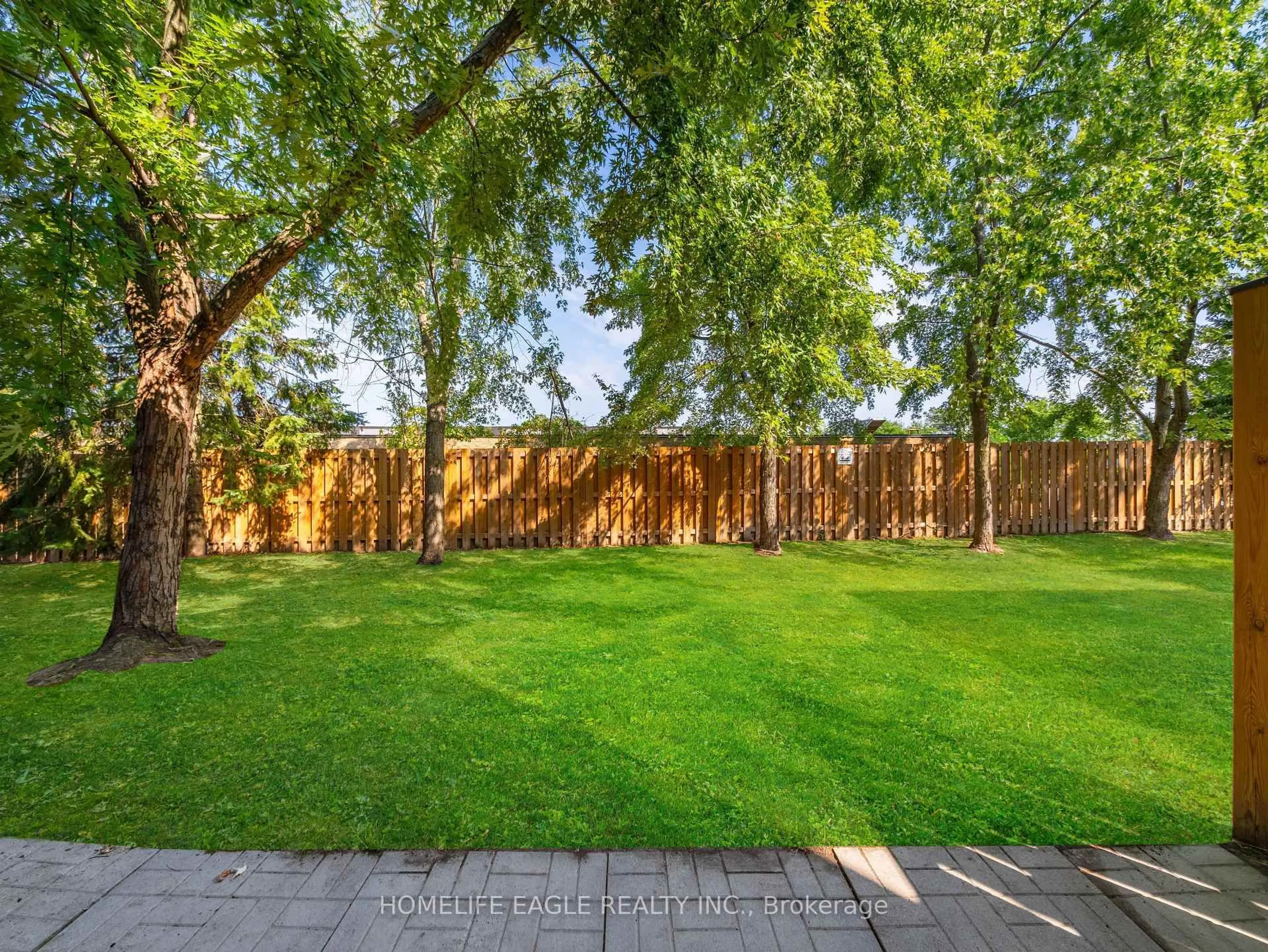 Patio, forest/trees view for 235 Ferndale Dr #13, Barrie Ontario L4N 0T6