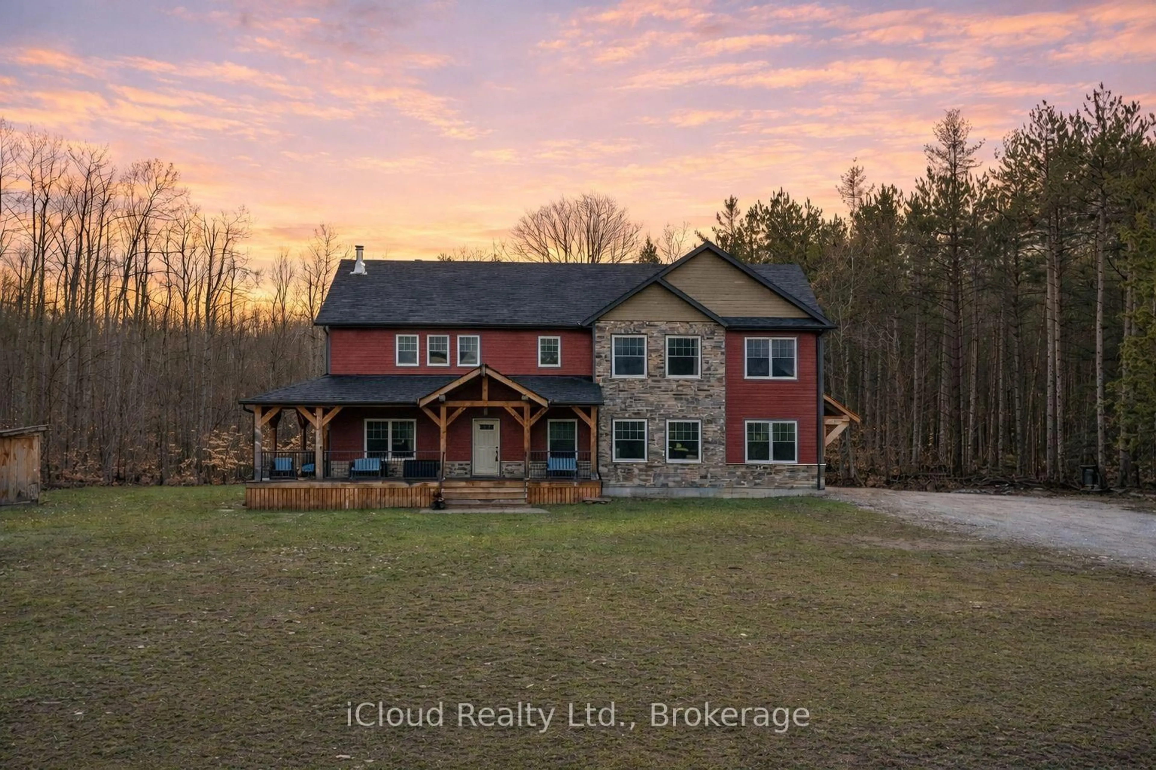 A pic from outside/outdoor area/front of a property/back of a property/a pic from drone, building for 2091 Dwyer Rd, Springwater Ontario L9X 1L7