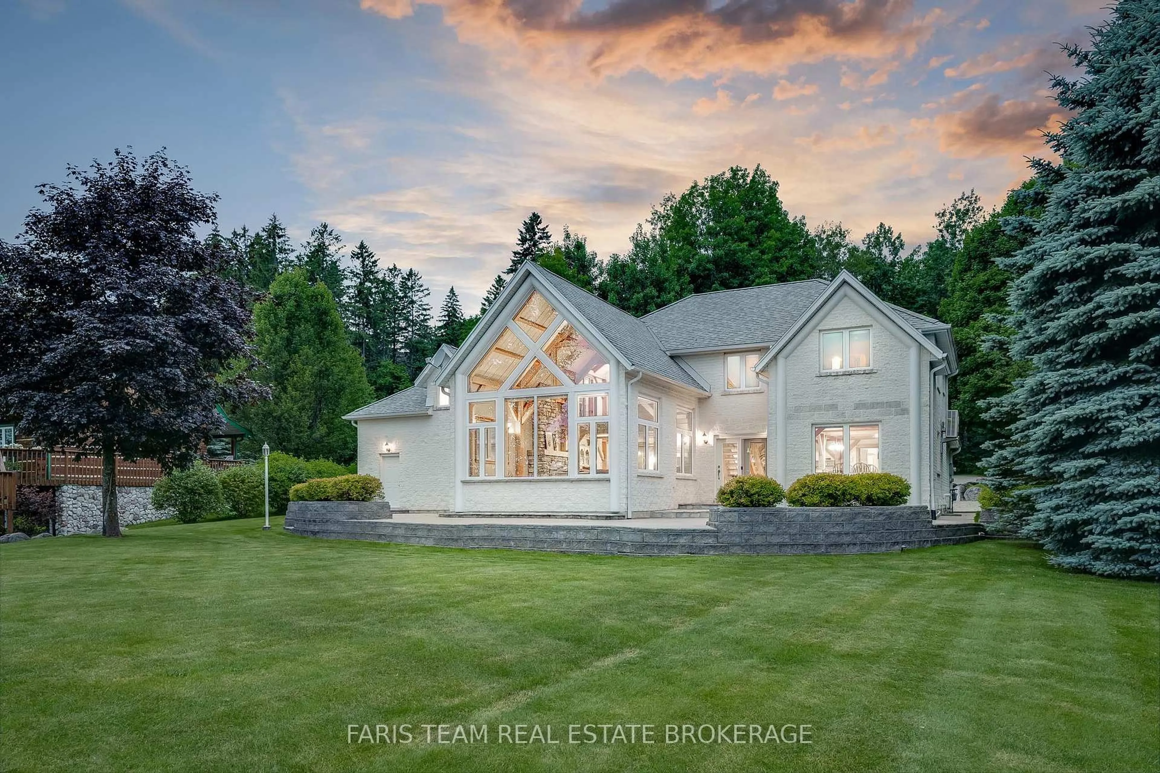 Home with vinyl exterior material, mountain view for 187 Champlain Rd, Penetanguishene Ontario L9M 1S2