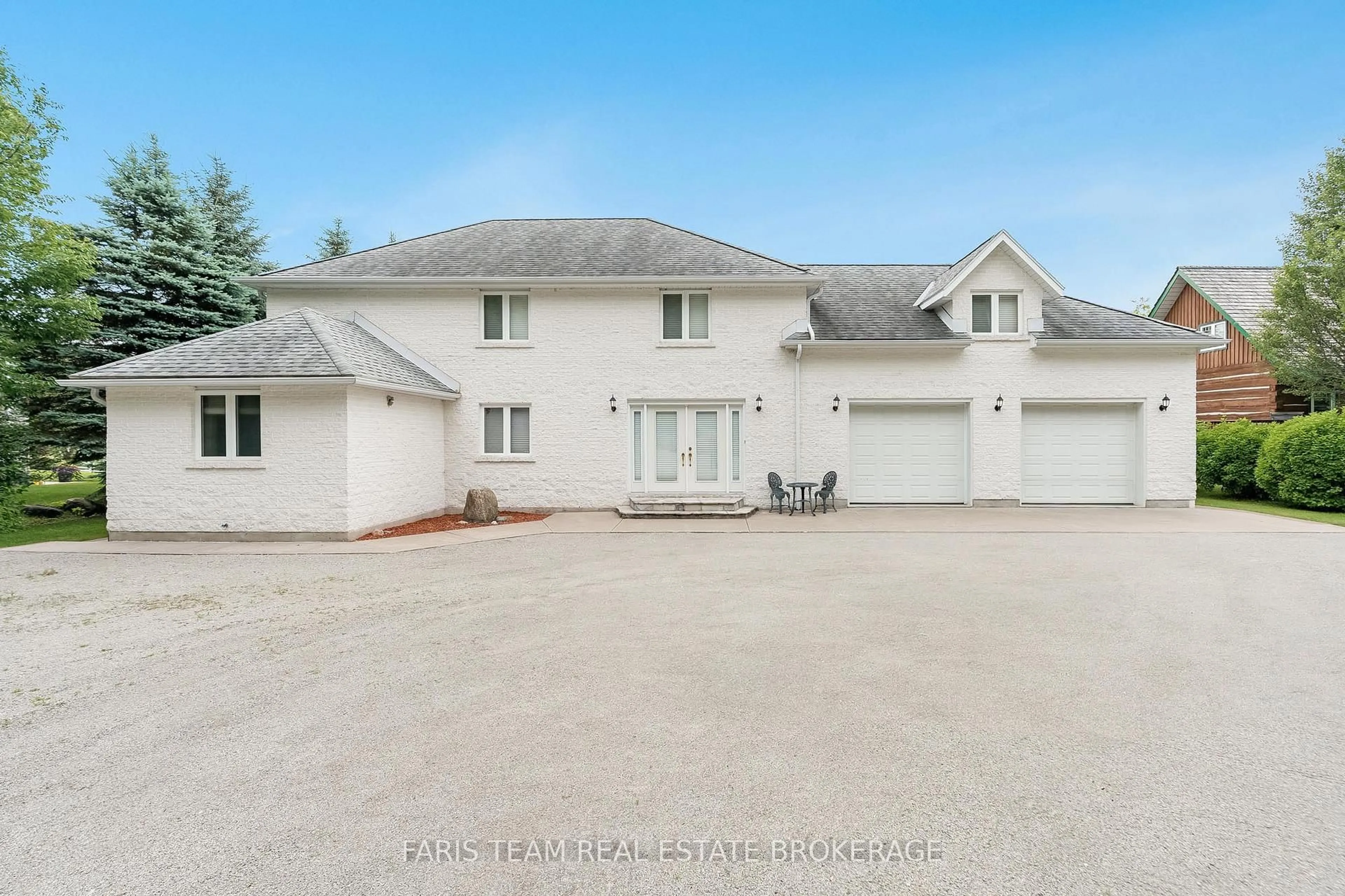 A pic from outside/outdoor area/front of a property/back of a property/a pic from drone, street for 187 Champlain Rd, Penetanguishene Ontario L9M 1S2