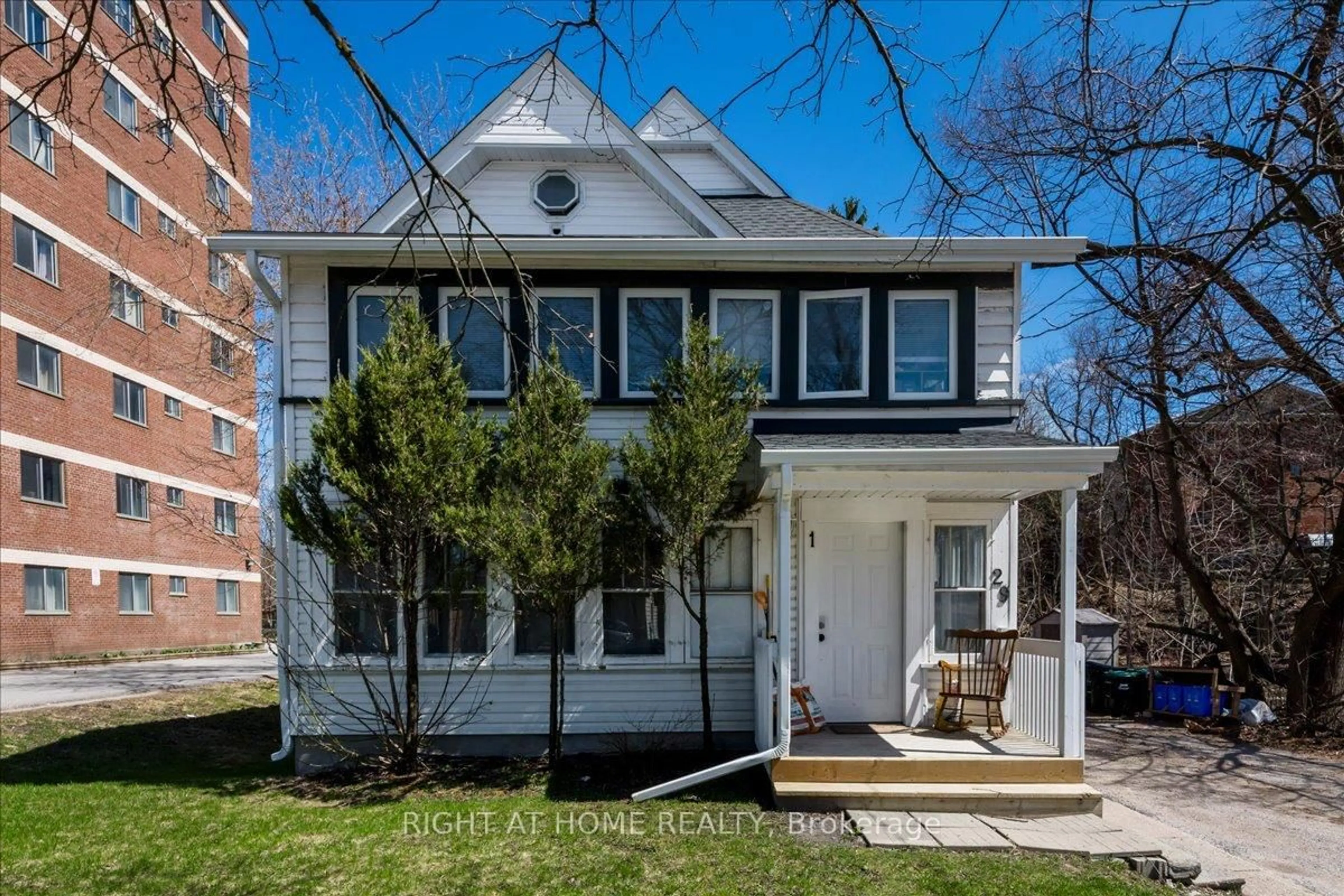 Home with brick exterior material, street for 29 Peel St, Barrie Ontario L4M 3K9