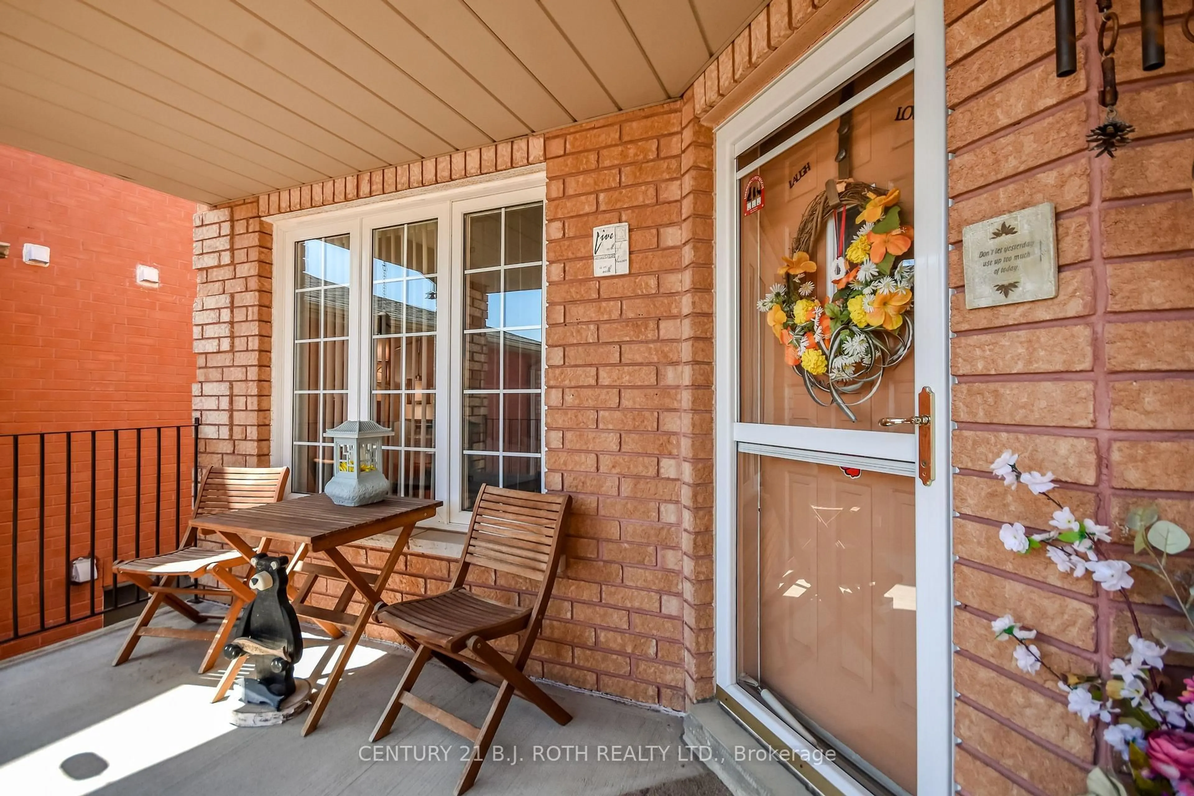 Indoor entryway for 62 Loon Ave, Barrie Ontario L4N 8V9