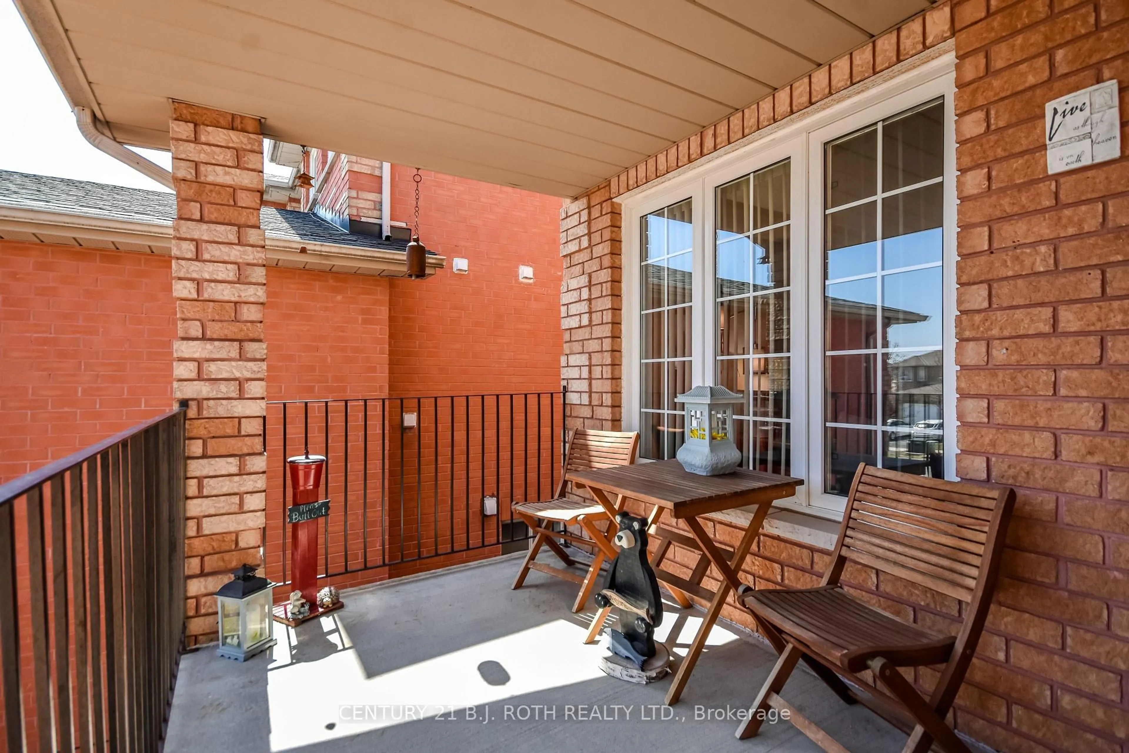 Patio, street for 62 Loon Ave, Barrie Ontario L4N 8V9