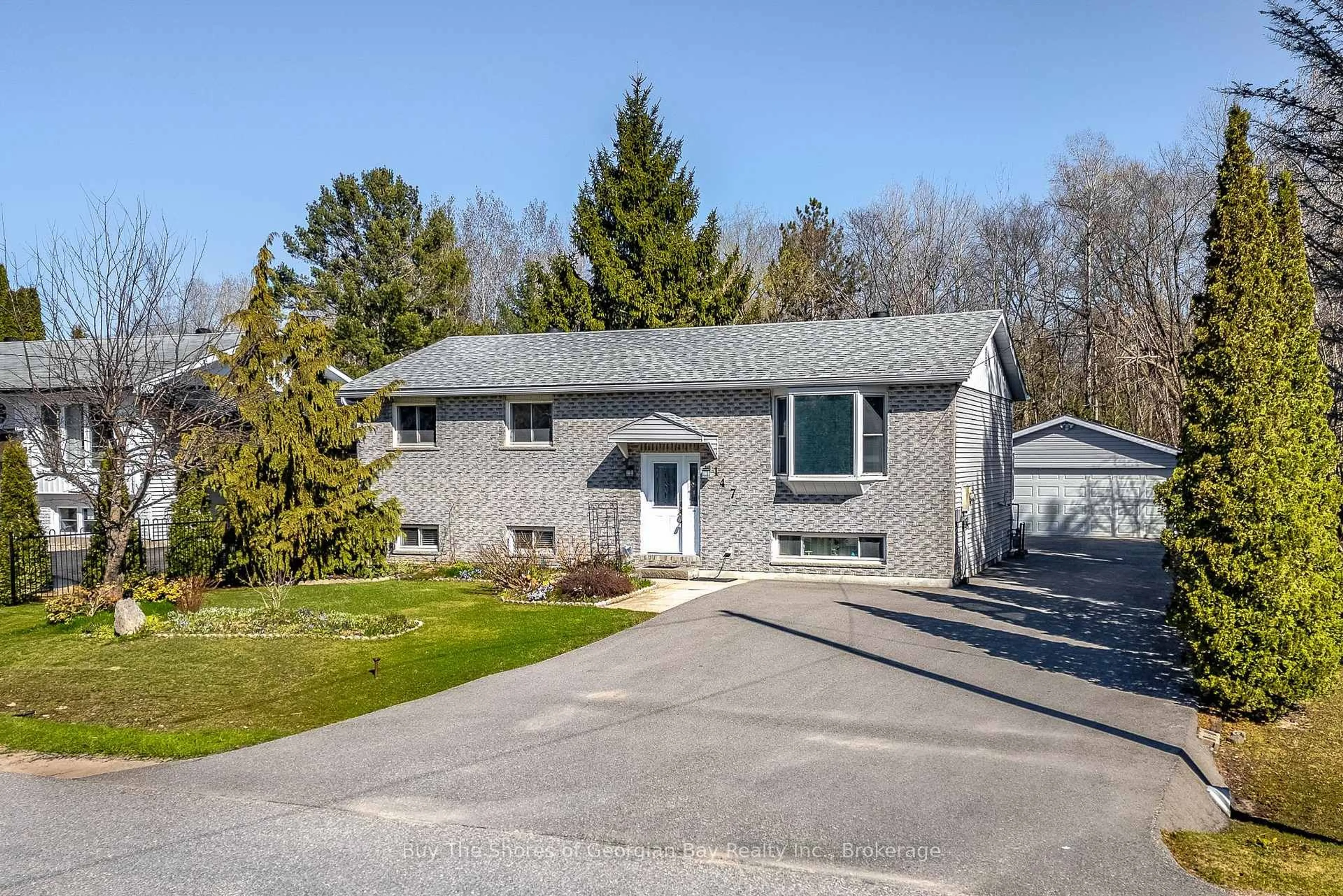 A pic from outside/outdoor area/front of a property/back of a property/a pic from drone, street for 147 Lumber Rd, Tay Ontario L0K 2A0