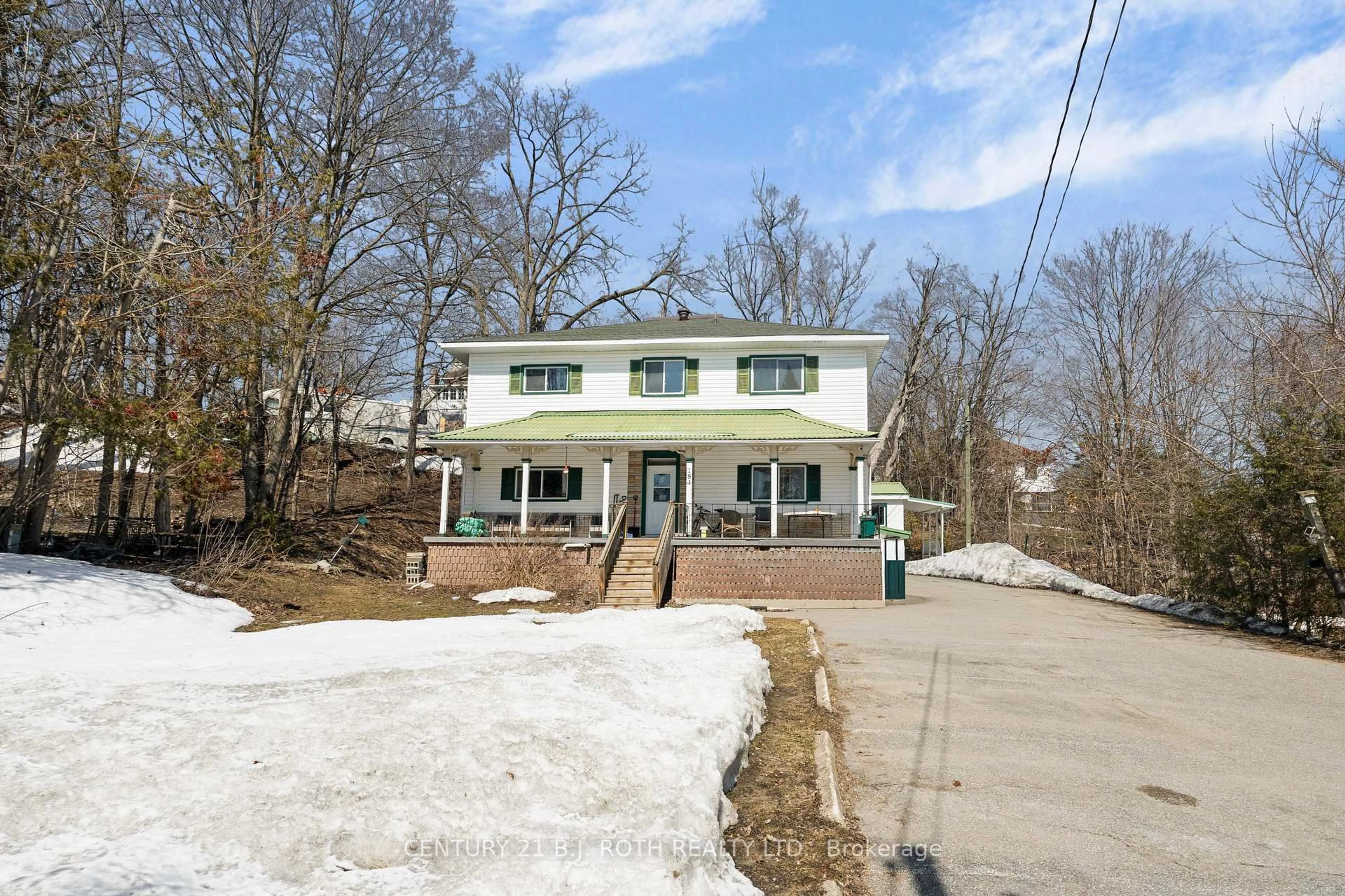 A pic from outside/outdoor area/front of a property/back of a property/a pic from drone, street for 184 Borland St, Orillia Ontario L3V 2C3