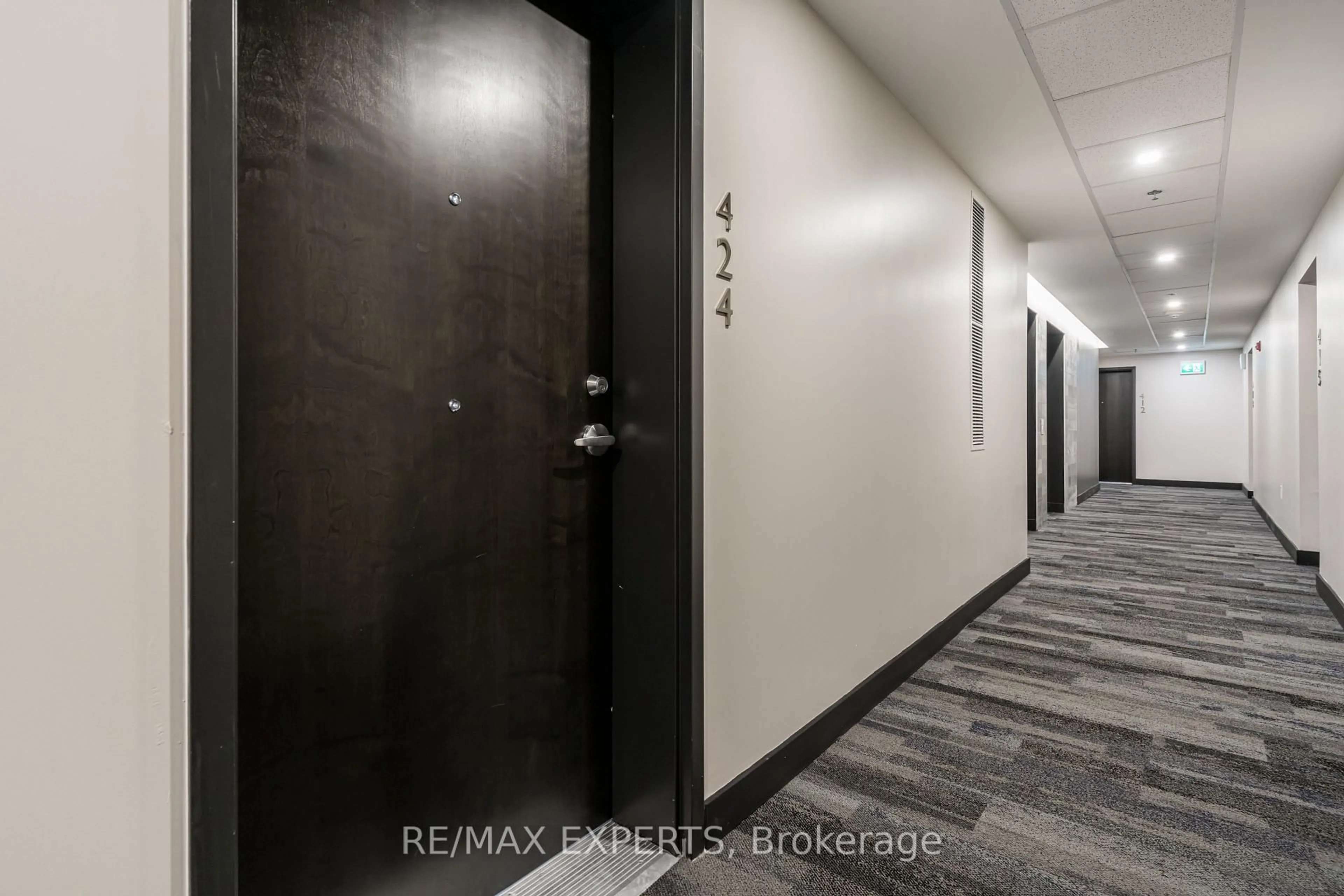 Unknown for 430 Essa Rd #424, Barrie Ontario L4N 9C6