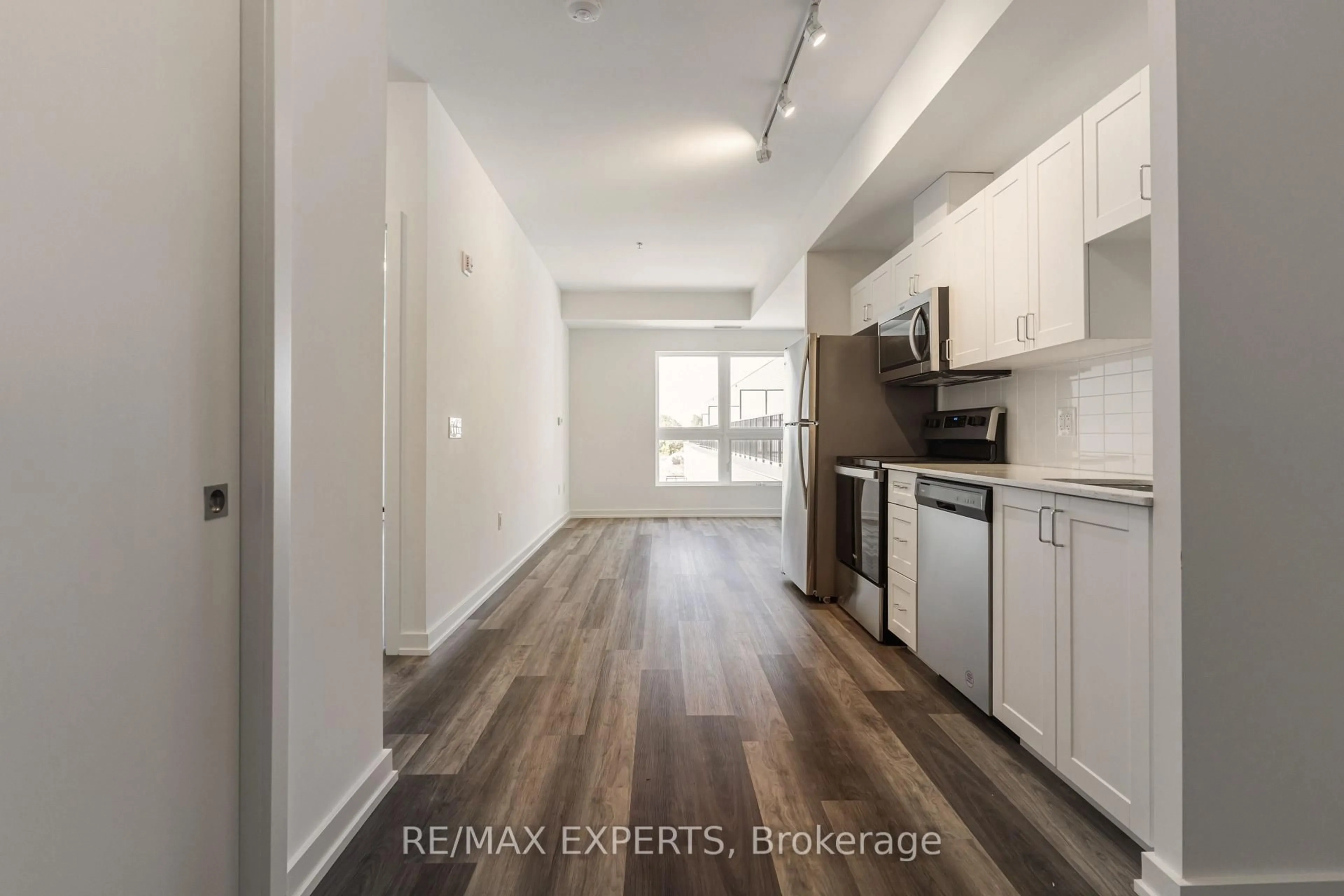 Unknown for 430 Essa Rd #424, Barrie Ontario L4N 9C6