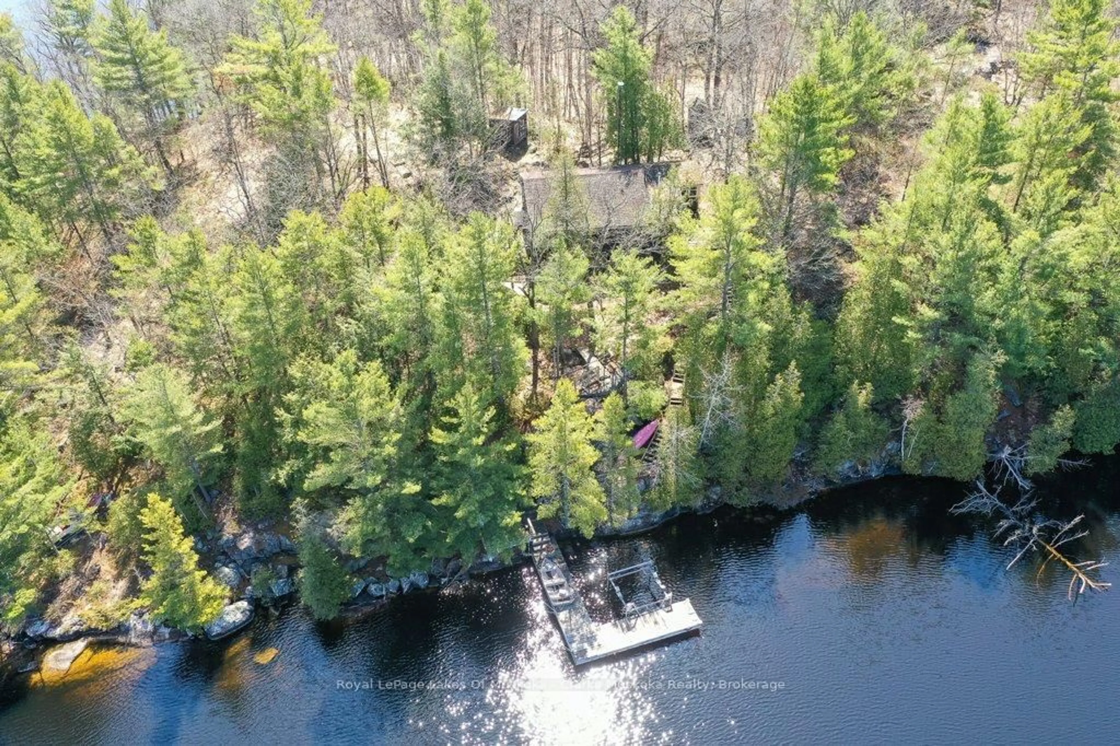 A pic from outside/outdoor area/front of a property/back of a property/a pic from drone, water/lake/river/ocean view for 2065 Burrows Island, Severn Ontario L0K 1S0